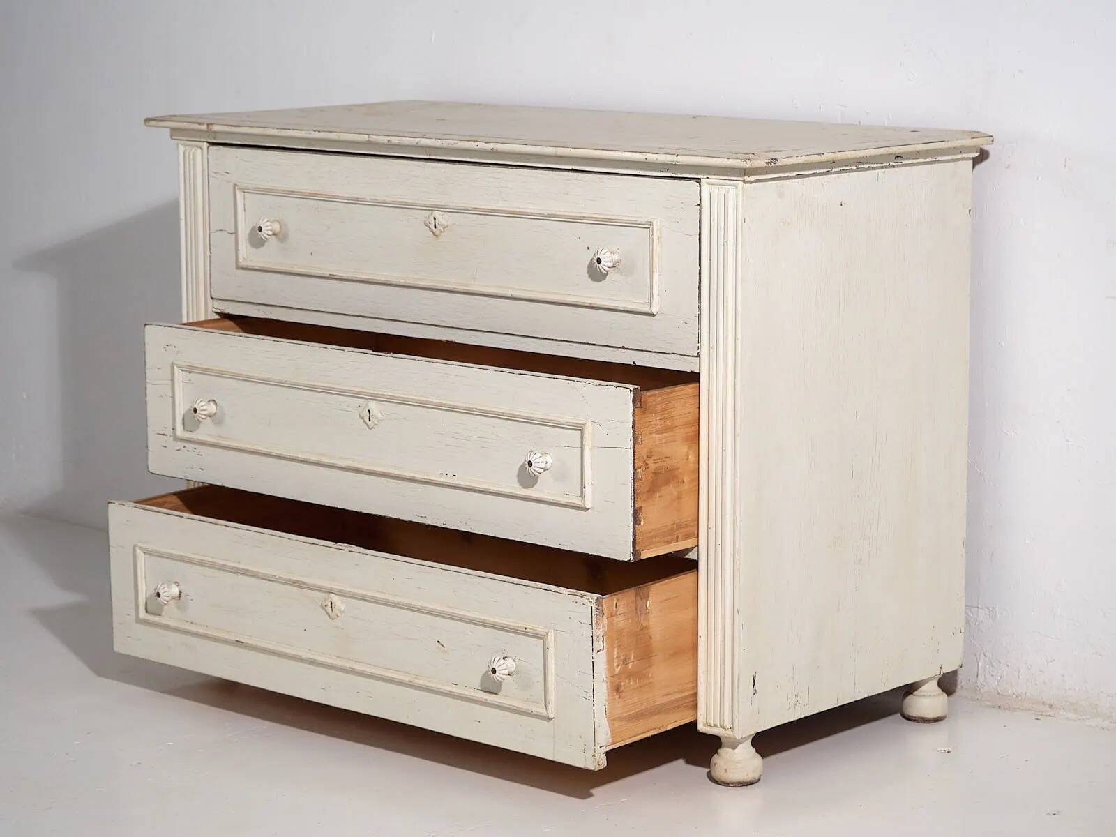 Antique white chest of drawers (c.1920) #40