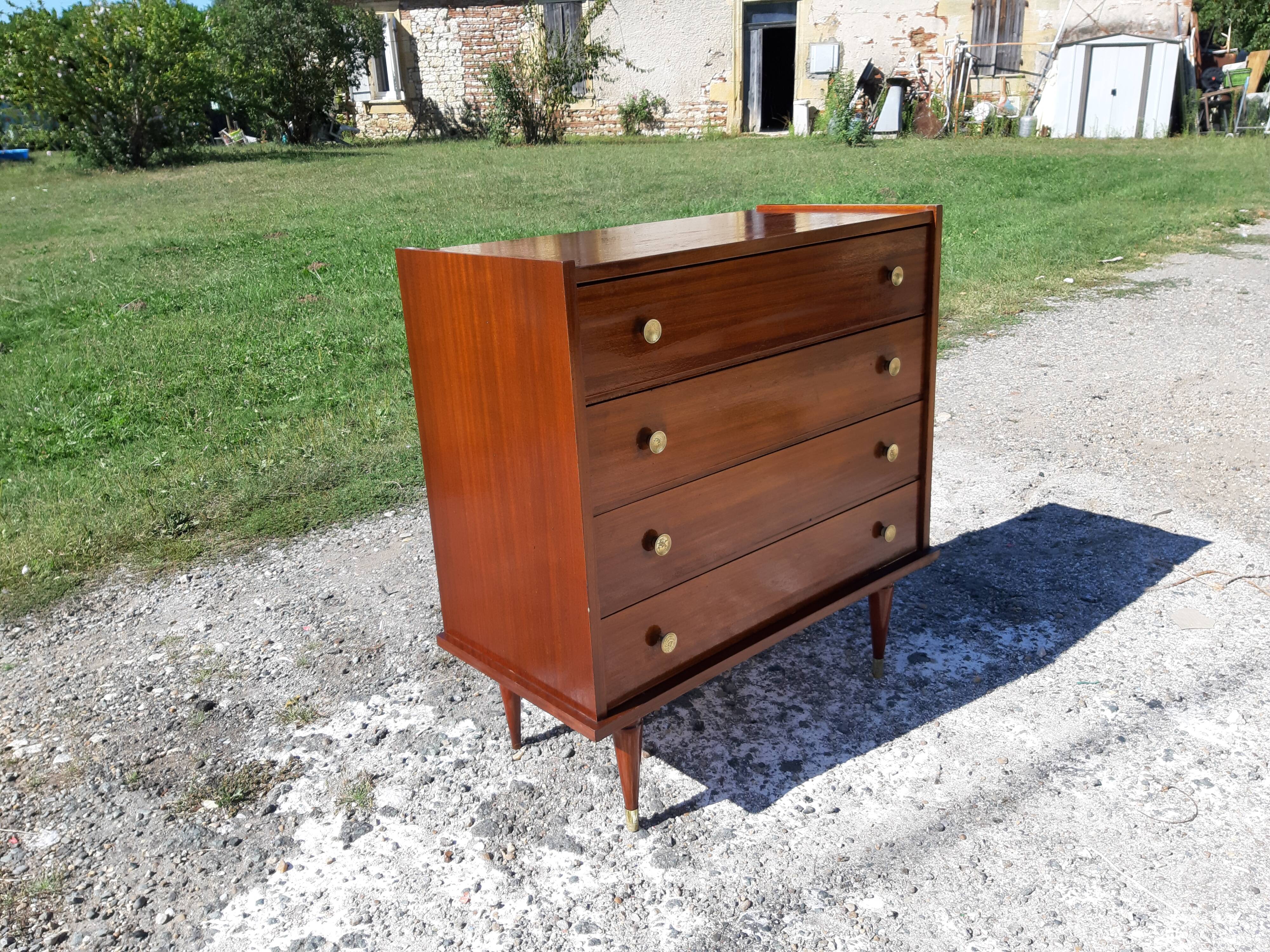 Vintage dresser 4 drawers