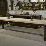 Large farmhouse table in pine from the 20th century.