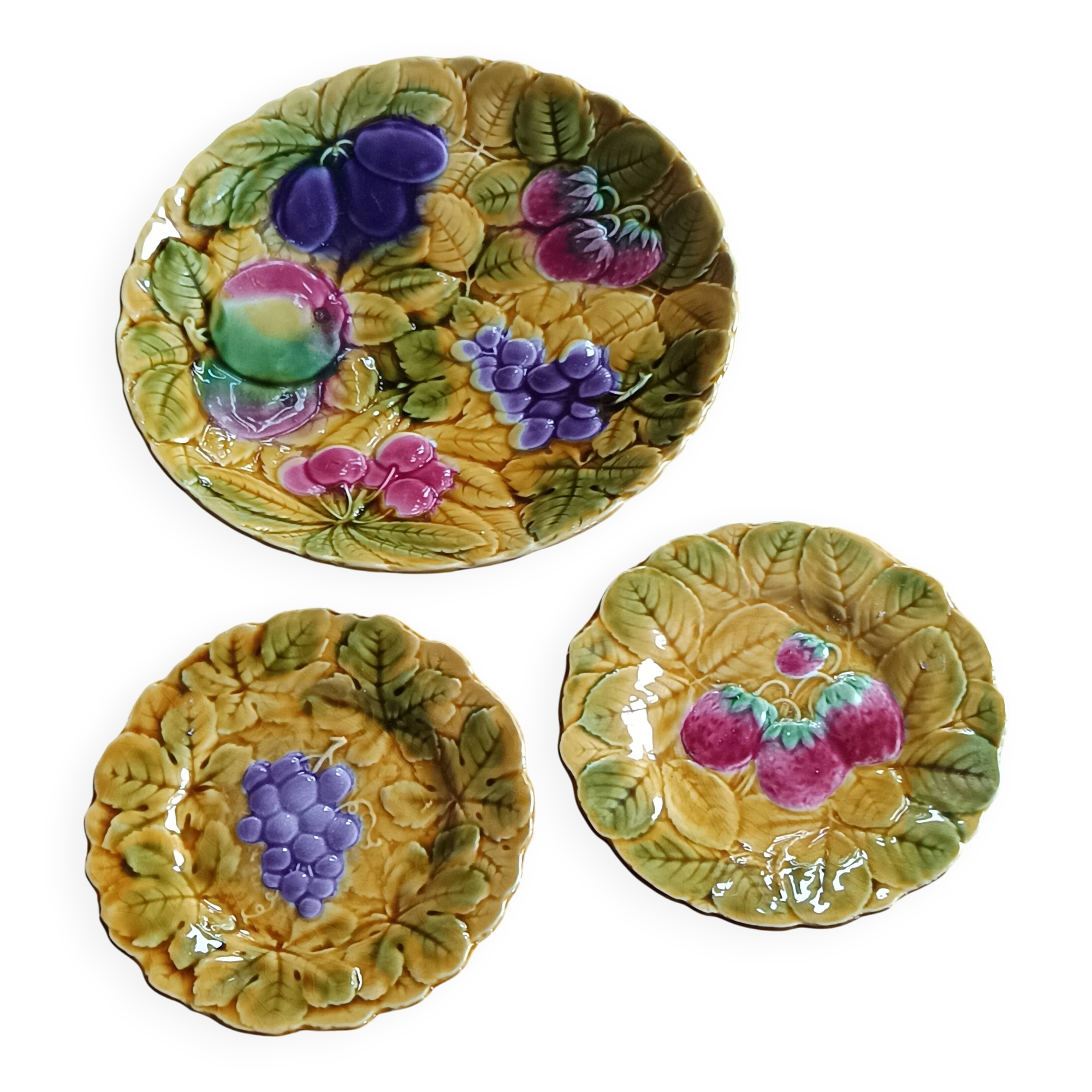 dish and plates barbotine fruits Sarreguemines