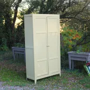 Parisian wardrobe in Clay Green wood – 2 moulded doors – H188 cm