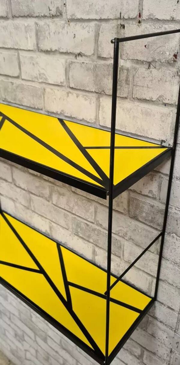 etagere string H60 x L48 x P17 Couleur jaune geometrique fer vintage