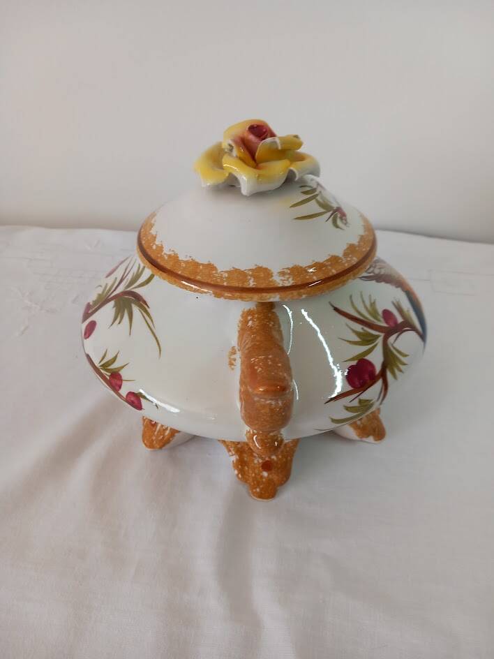 Bassano slip tureen