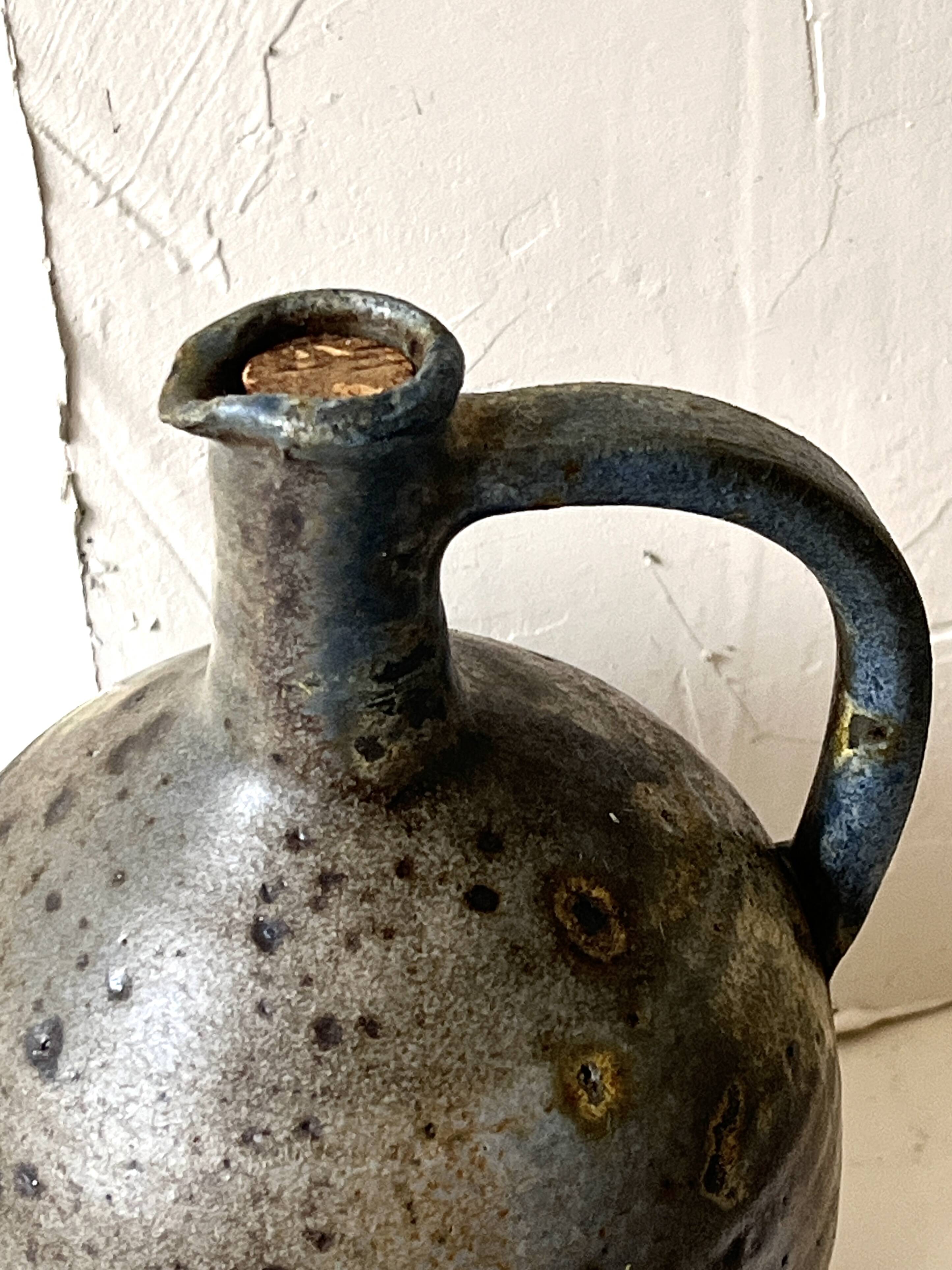 Carafe en grès pyrité, La borne France 1950
