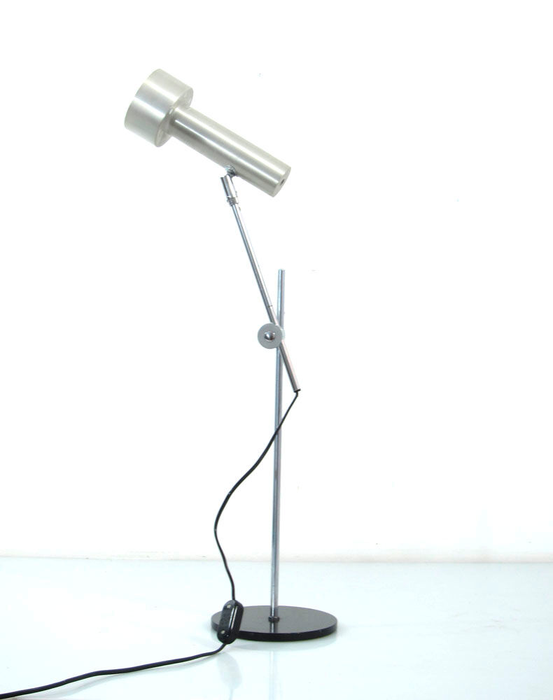 Minimal 1960s Aluminium Desk Lamp in the Style of Peter Nelson