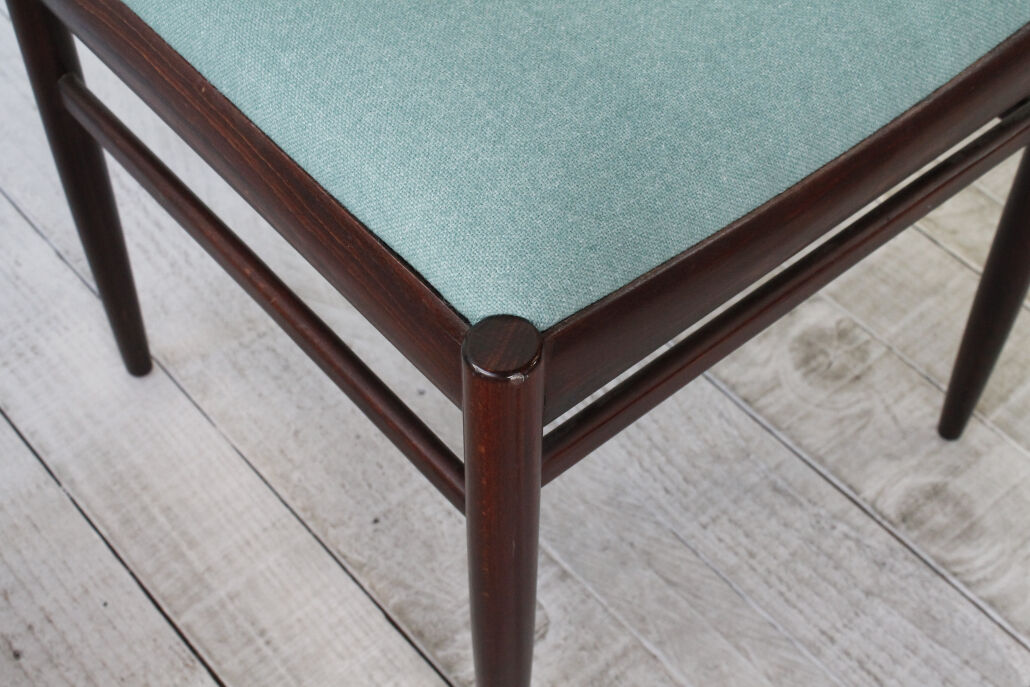 Set of 4 dining chairs