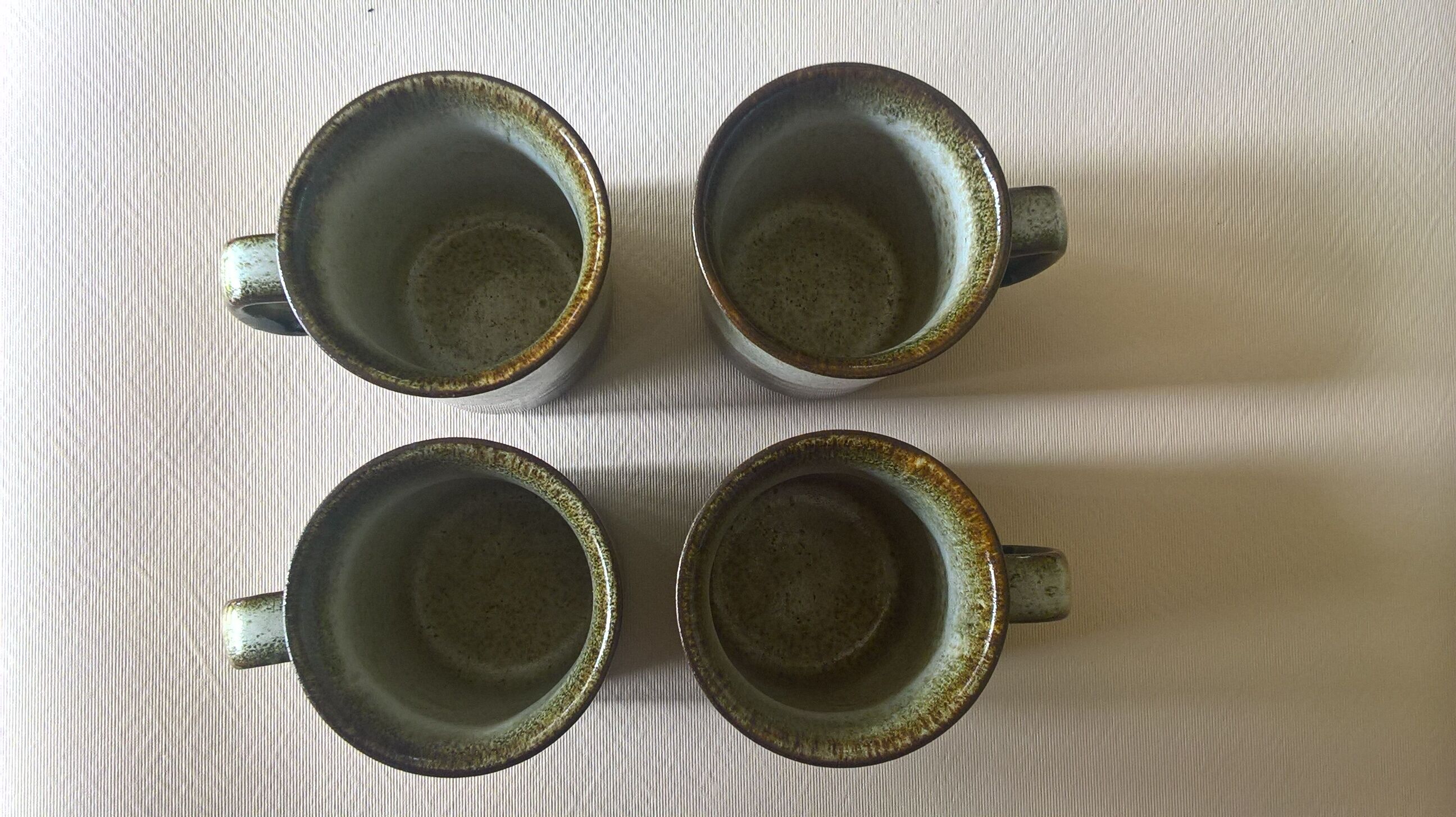 Quatre tasses en grès écossais Dunoon