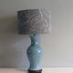 Lampe de table vintage en céramique avec abat-jour sur mesure.