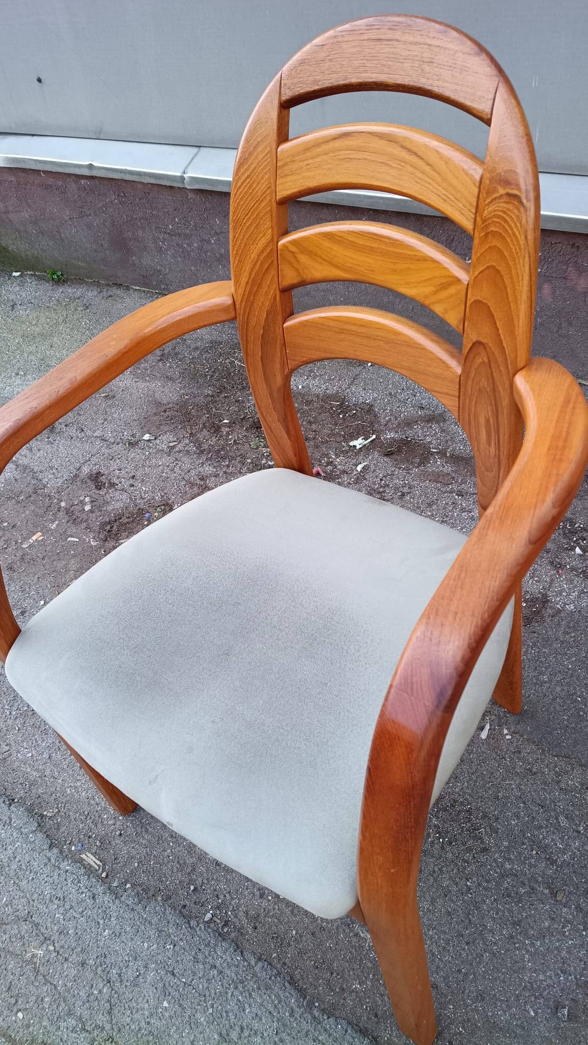 Scandinavian armchair in solid wood with armrests – 1990s