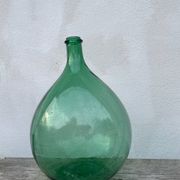 Grande dame Jeanne en verre vert