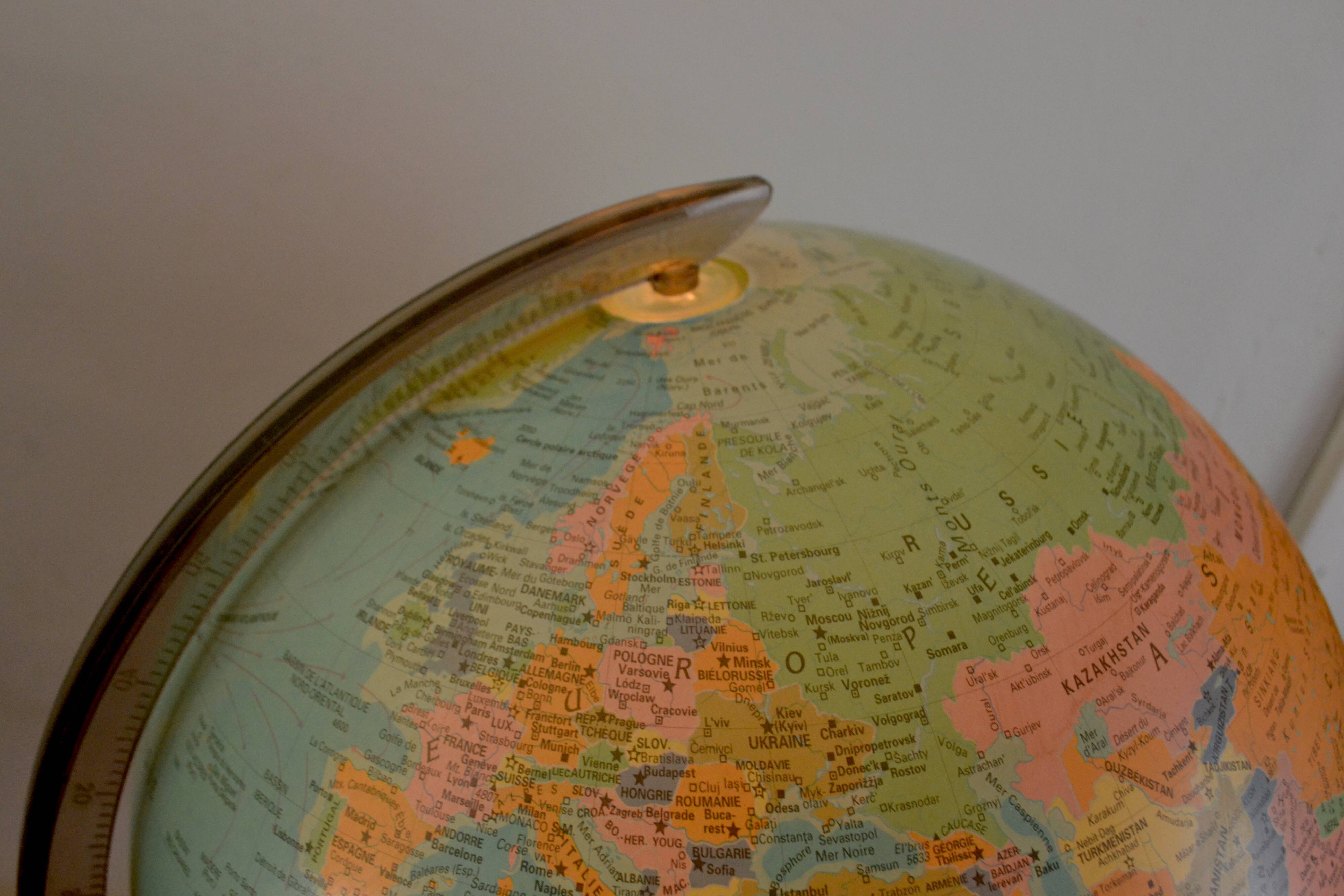 World map vintage land globe 90s