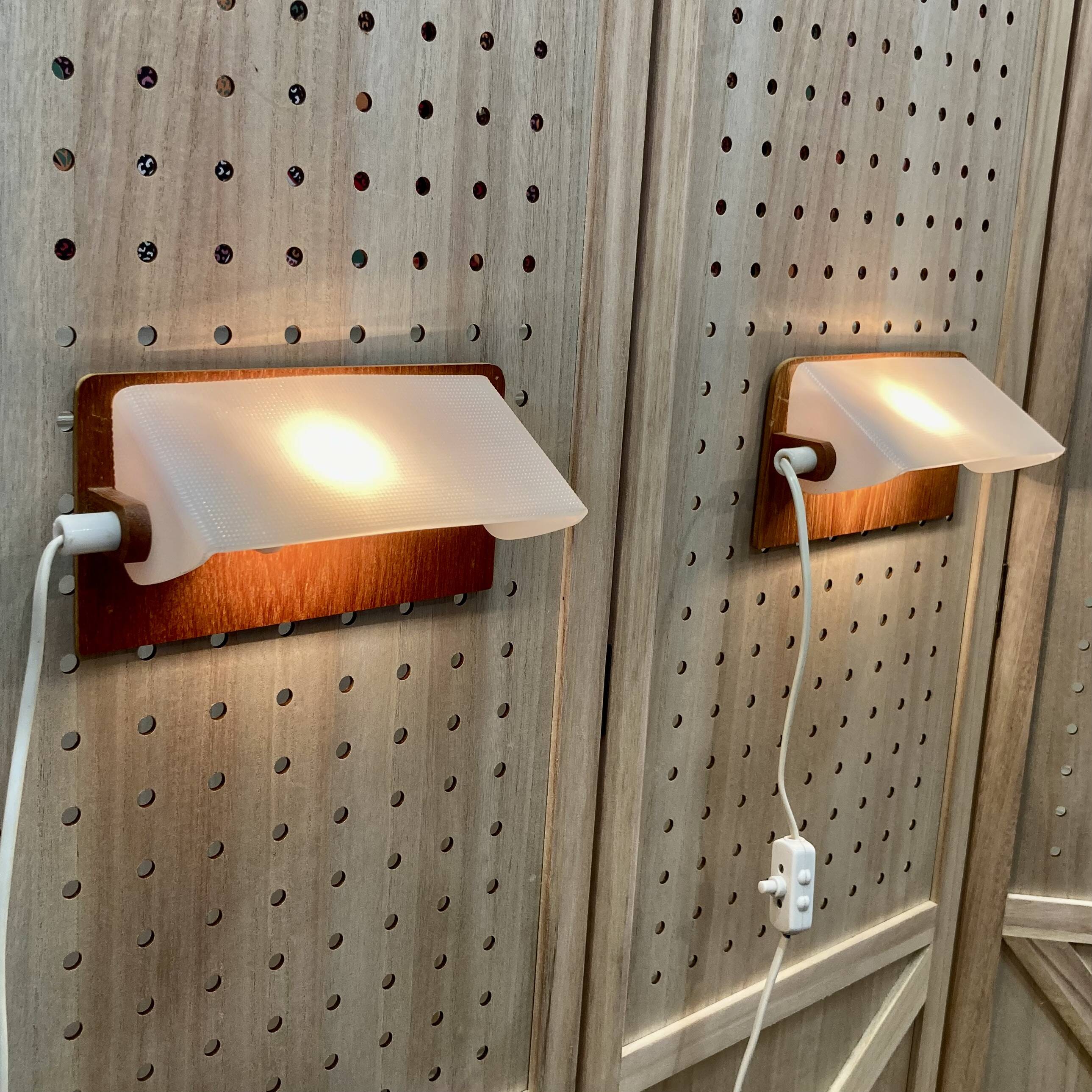 Pair of modular wall lights Scandinavian design 1950.