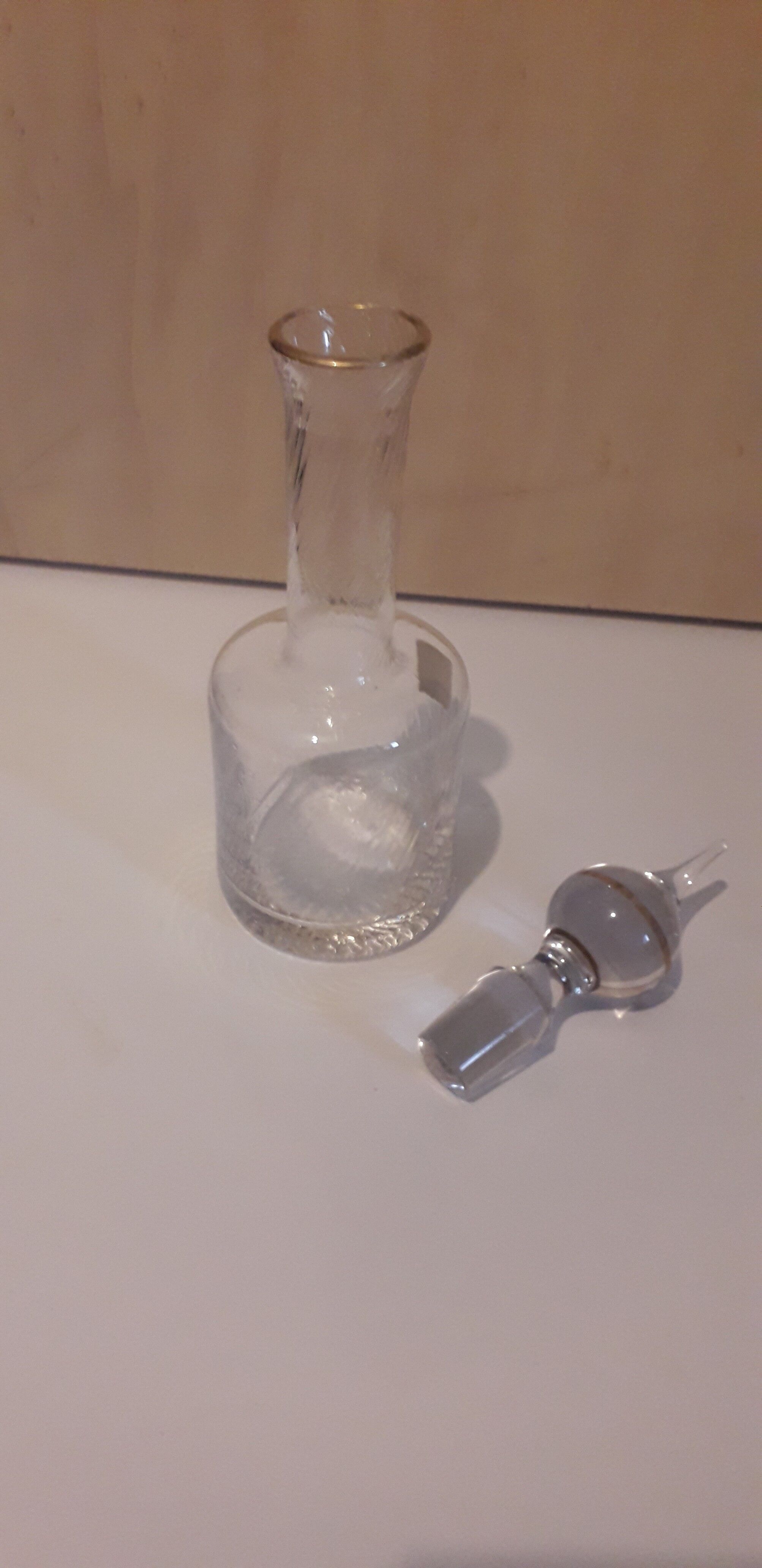 Portieux engraved glass liquor decanter with pretty cap