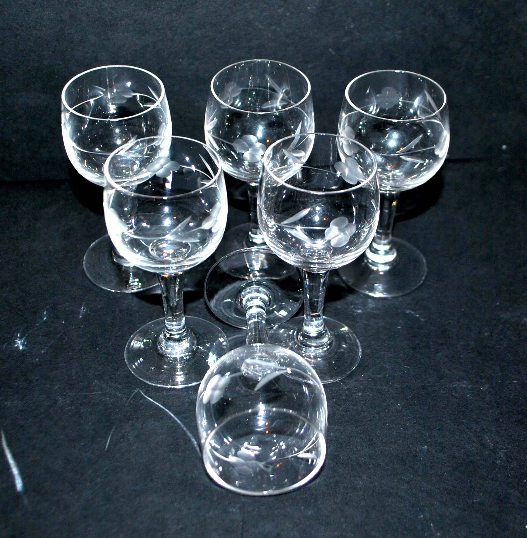 Set of 6 vintage schnapps liqueur glasses with Alsatian balloons in engraved glass