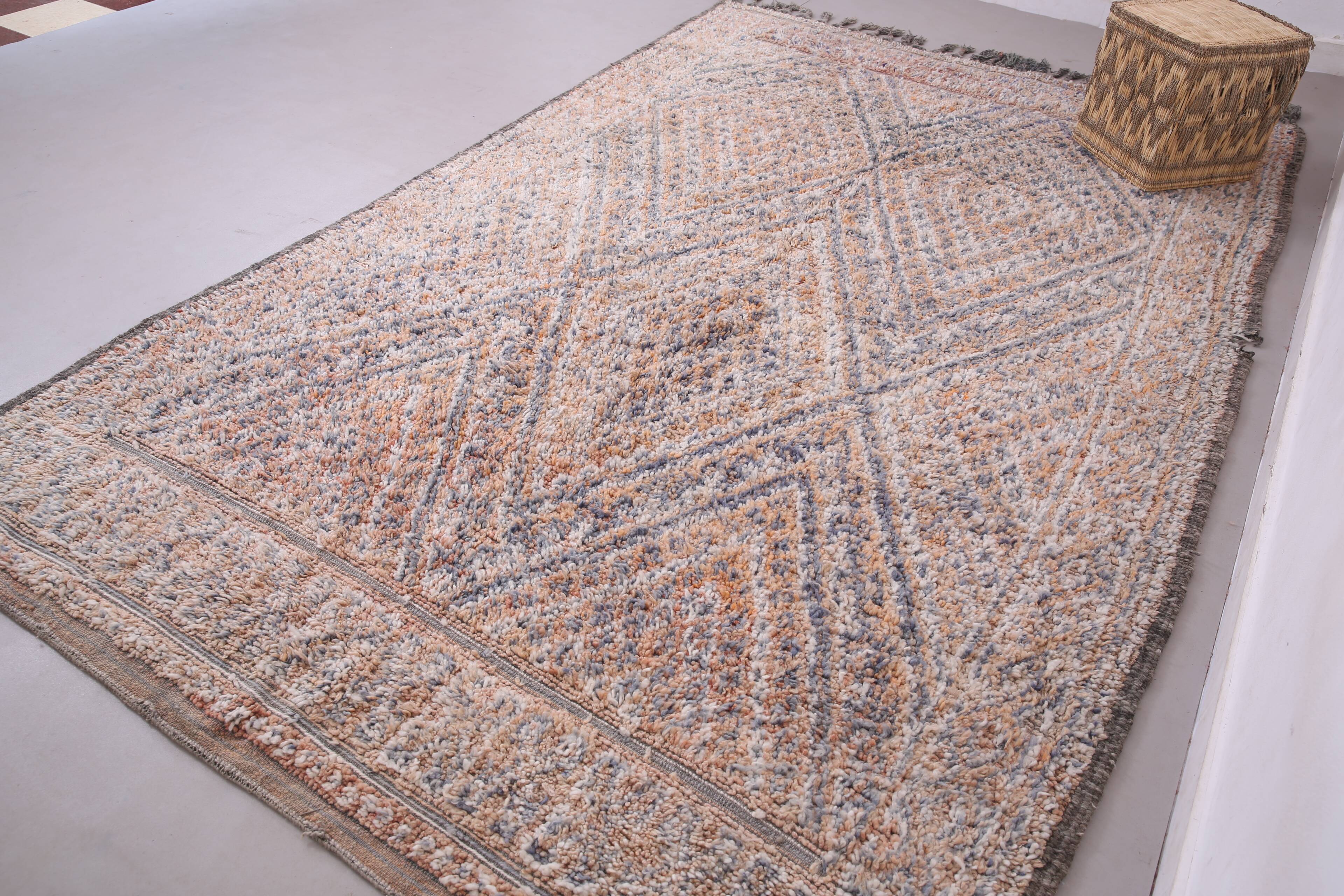Vintage Beni Mguild Rug 209 x 323 - Berber Wool Rug - Handmade Moroccan Rug