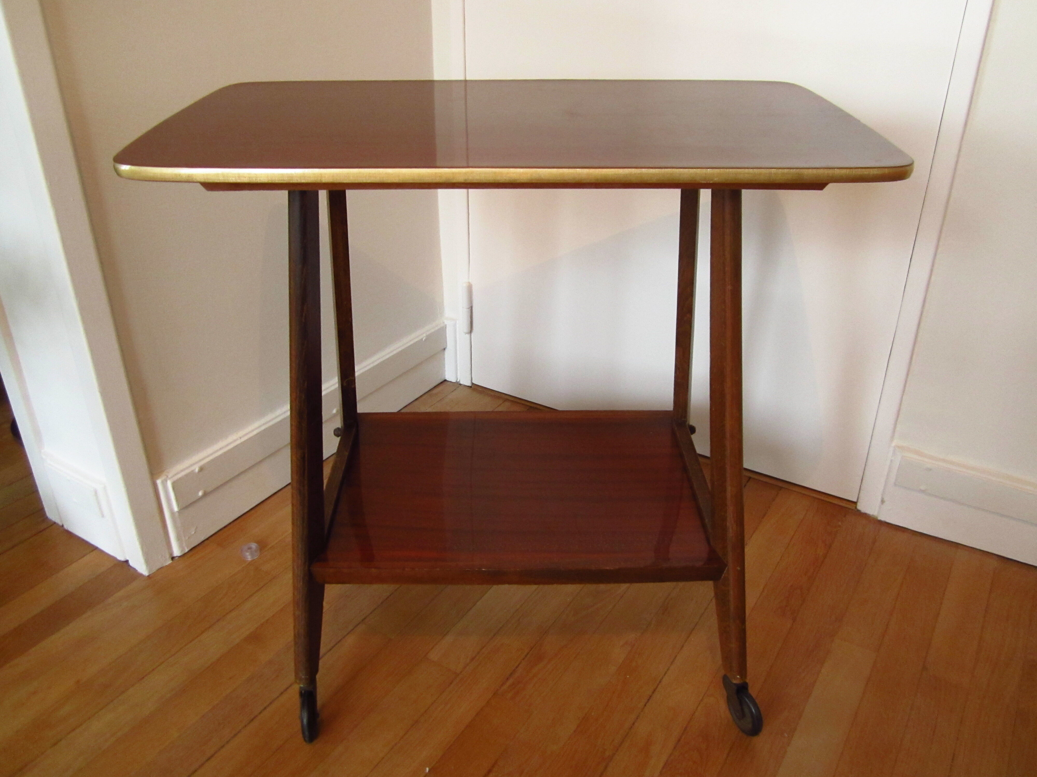 Table desserte TV sur roulettes (70's)