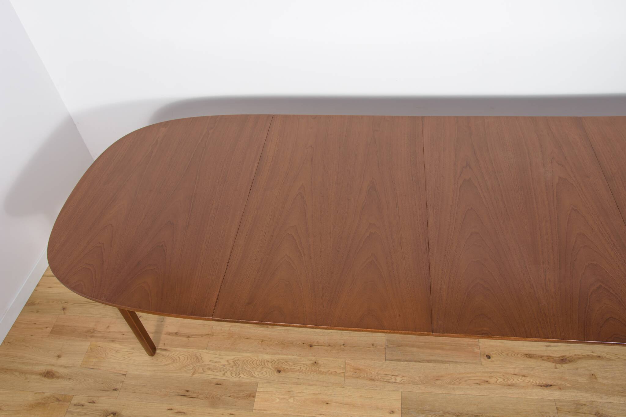 Table à manger danoise par Ole Wanscher pour Poul Jeppesens Furniture Factory, 1960s