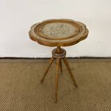 Wooden pedestal table / harness