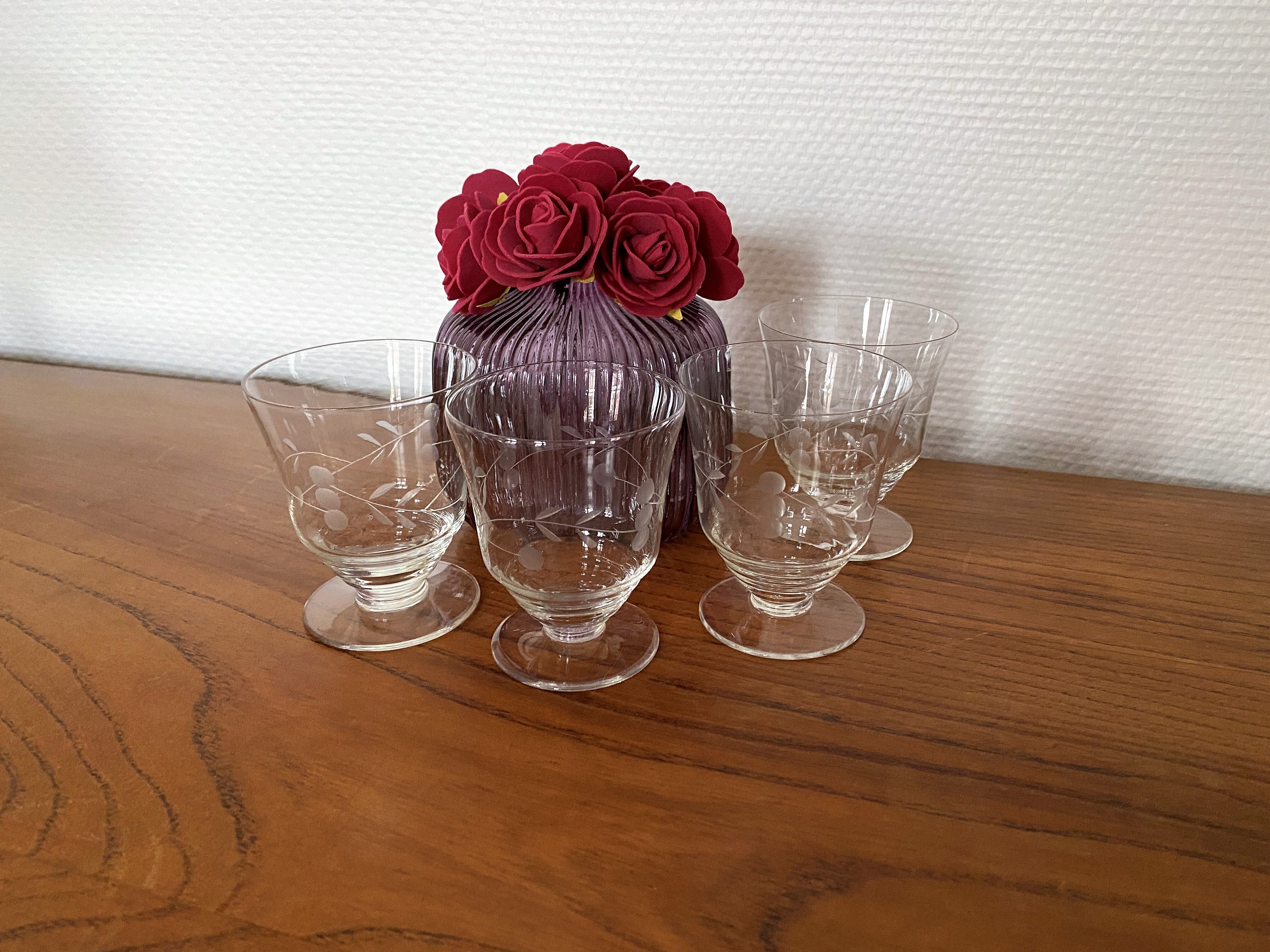 4 engraved wine glasses