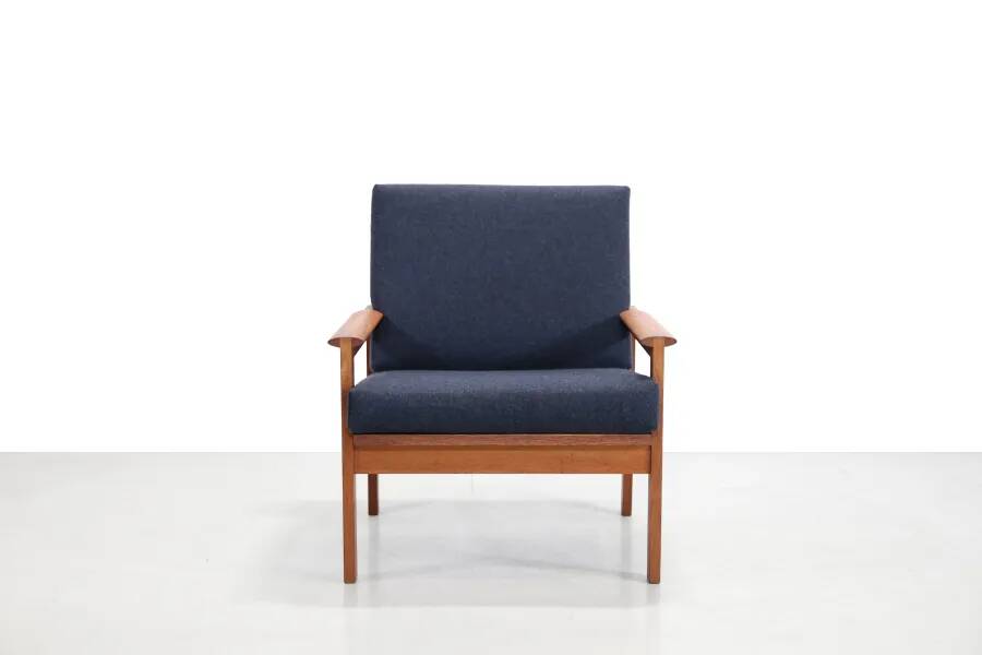 Oak Illum Wikkelso Capella armchair by Niels Eilersen