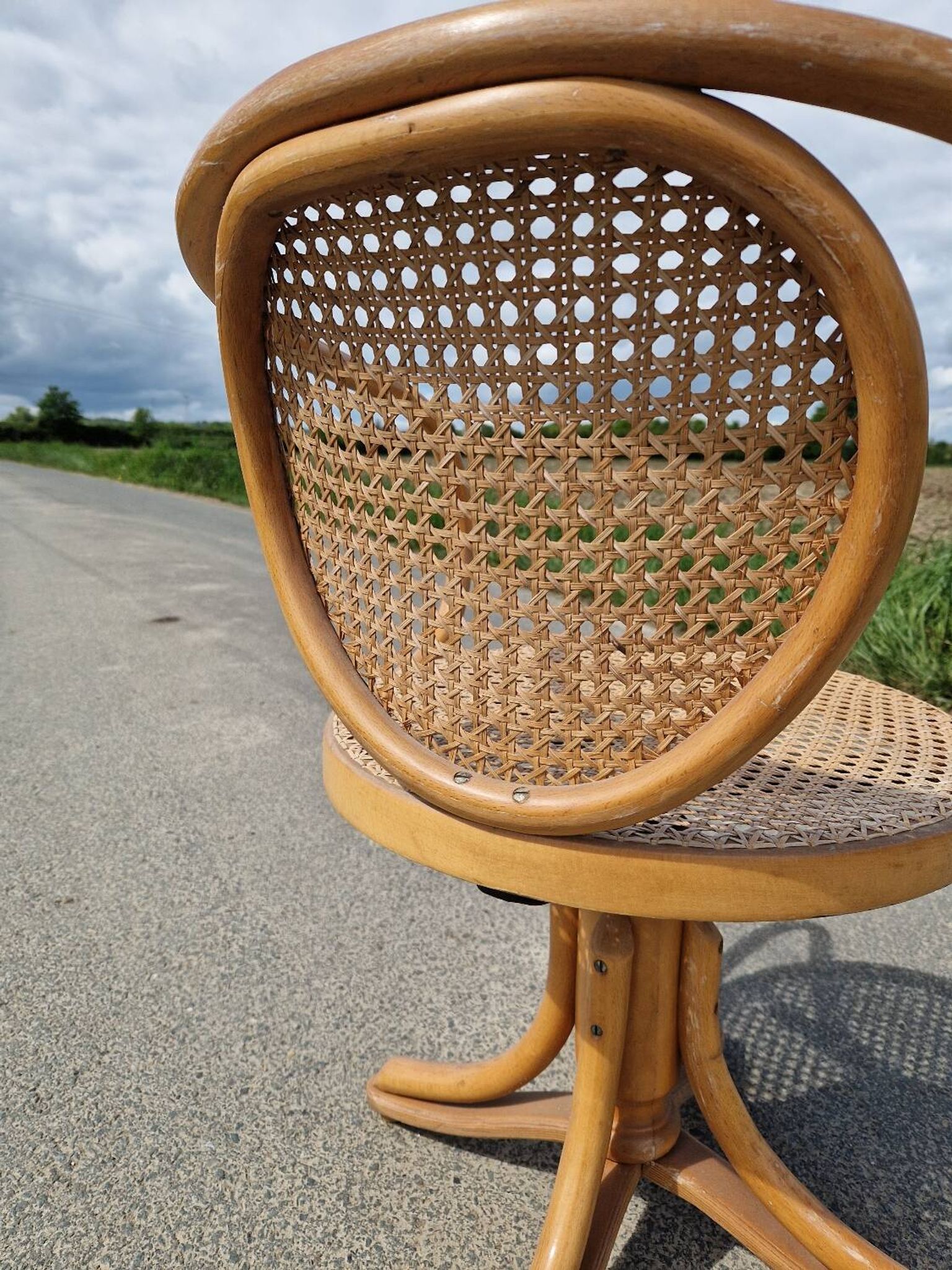 Thonet 5501 curved wood armchair