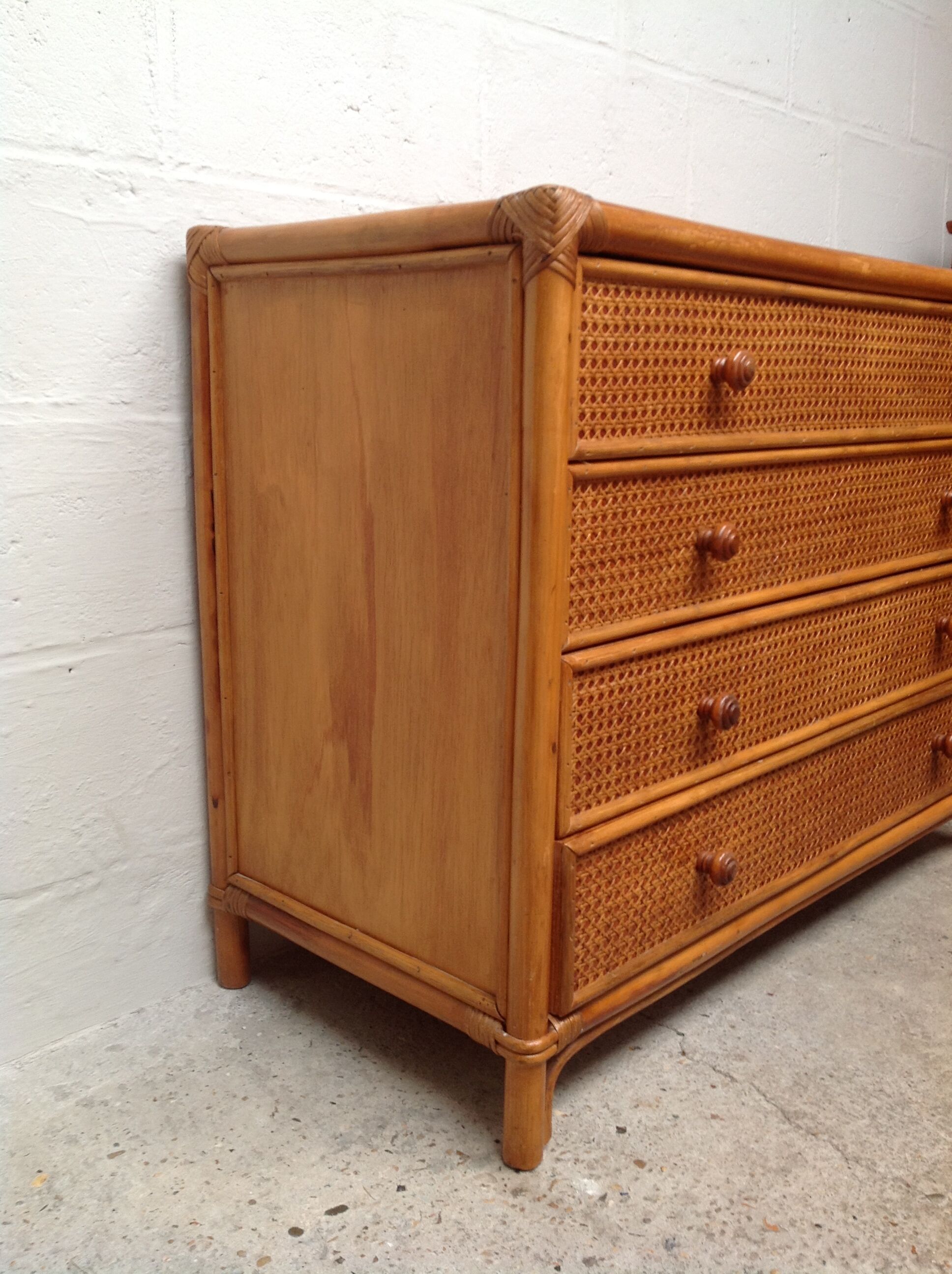 Commode  bambou et cannage rotin