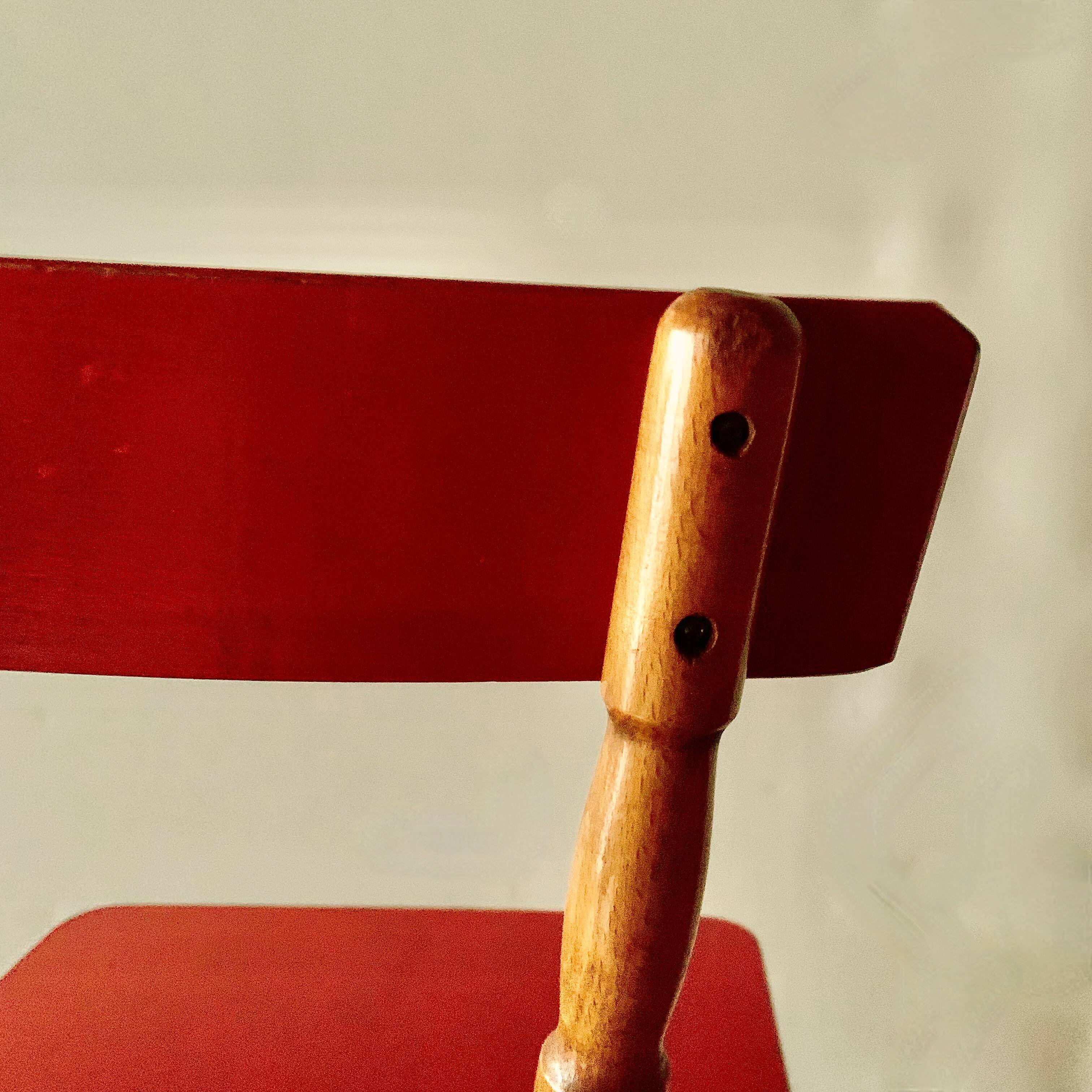 Vintage desk and chair for children in painted wood