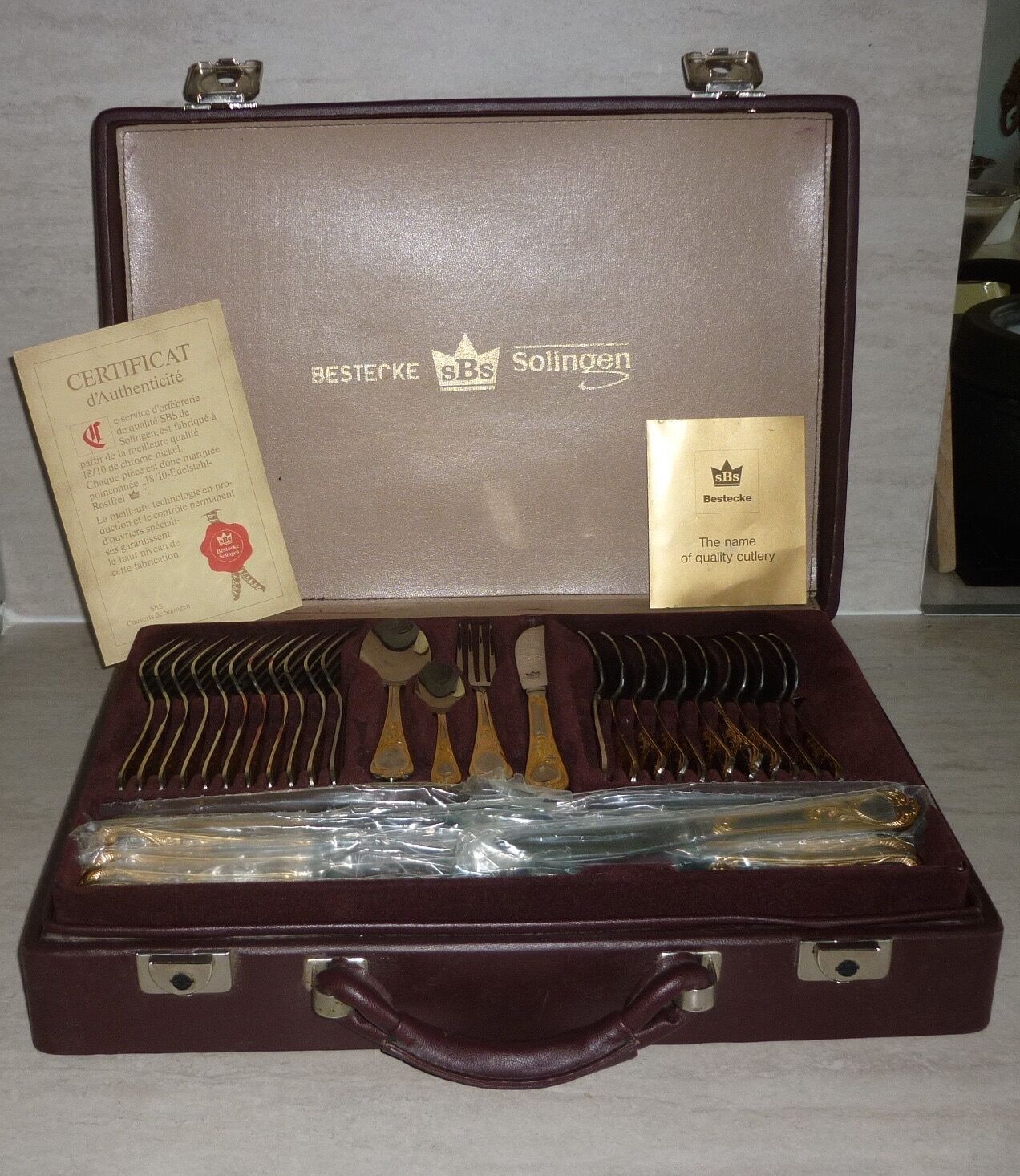 Besteke SBS Solingen housewives case in nickel chrome and gold gold