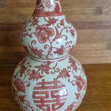Chinese vase in gourd shape with Double Happiness motif.