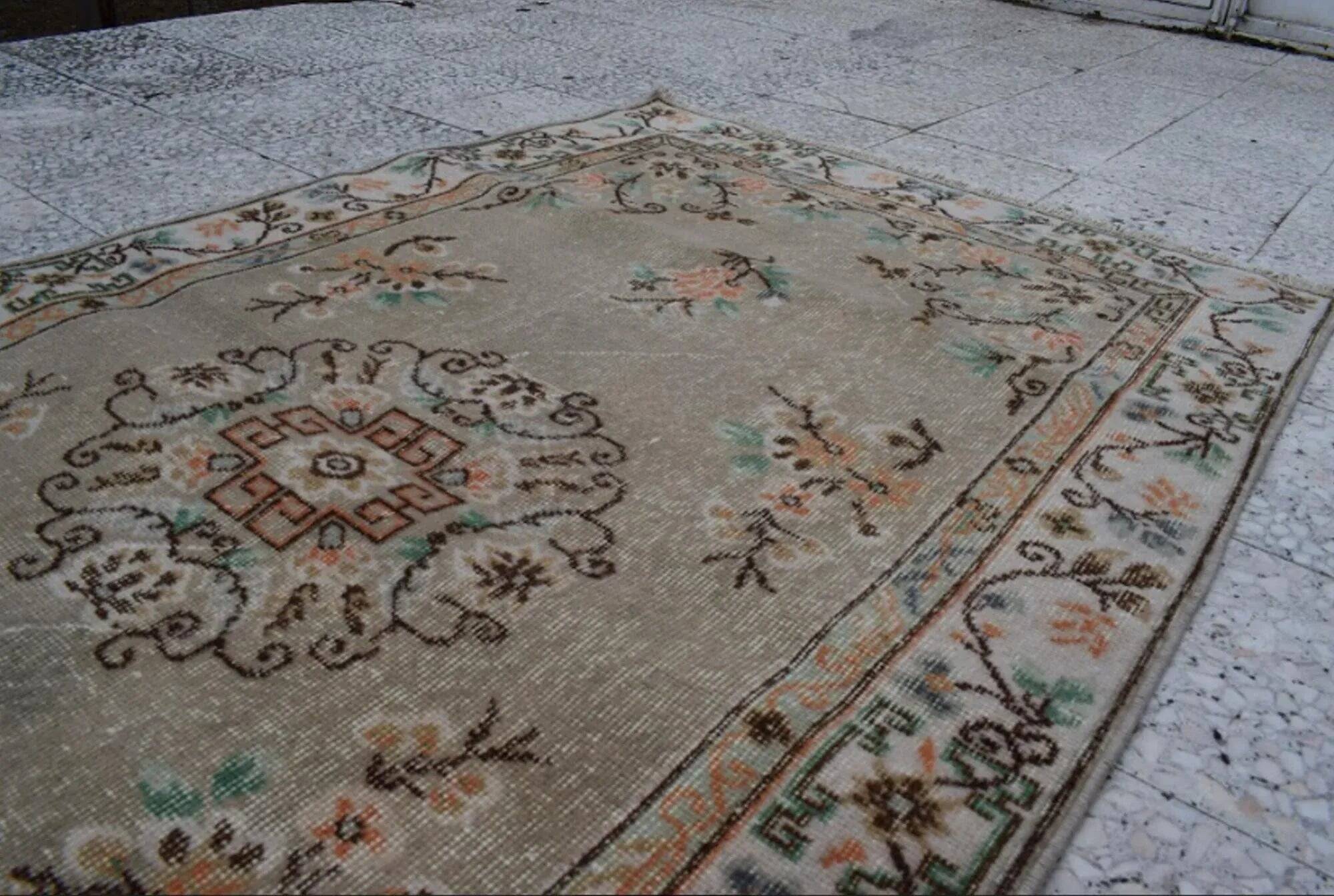 Vintage Turkish Oushak rug 114x208 cm