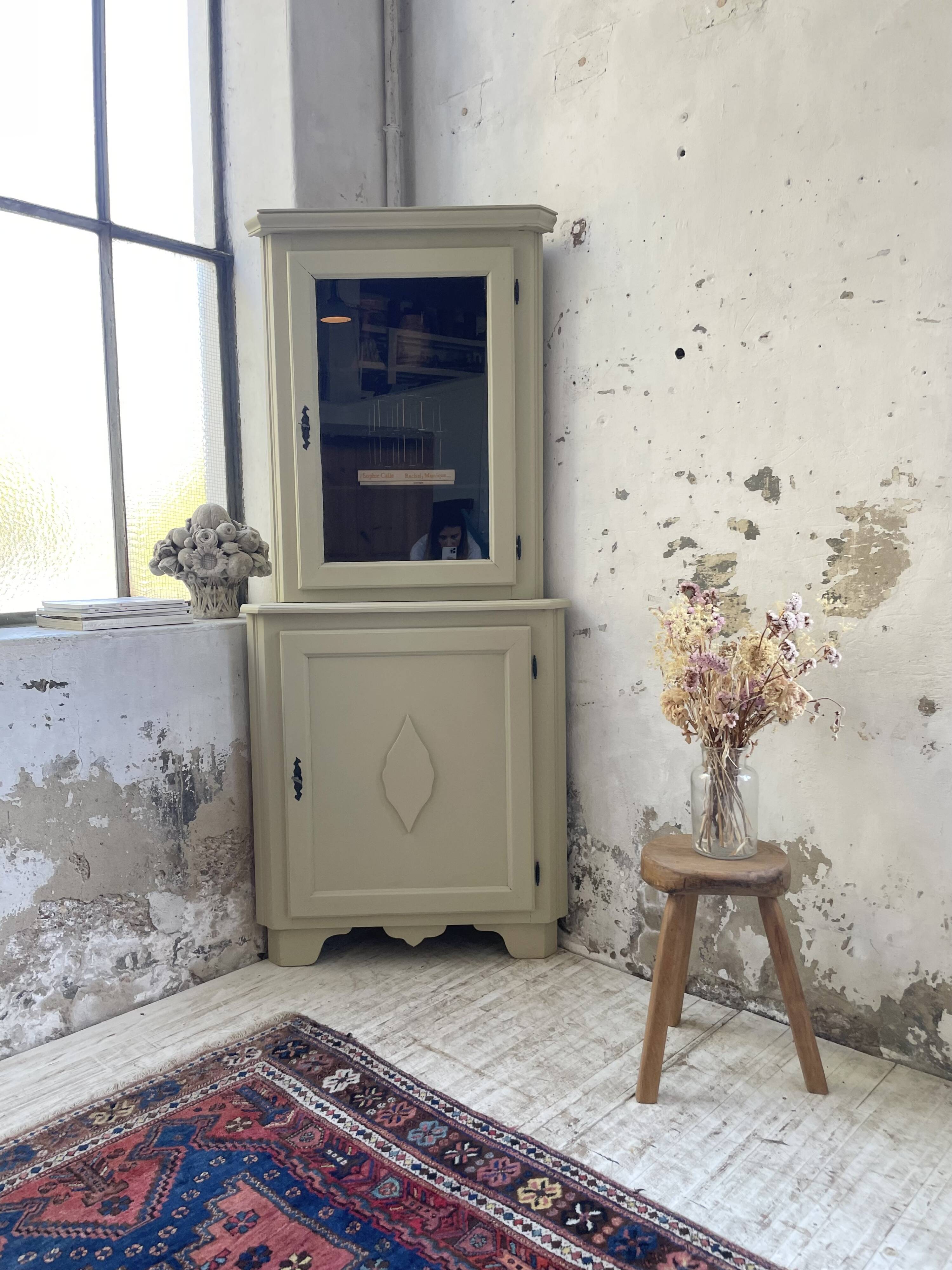 Corner display cabinet from the 1950s