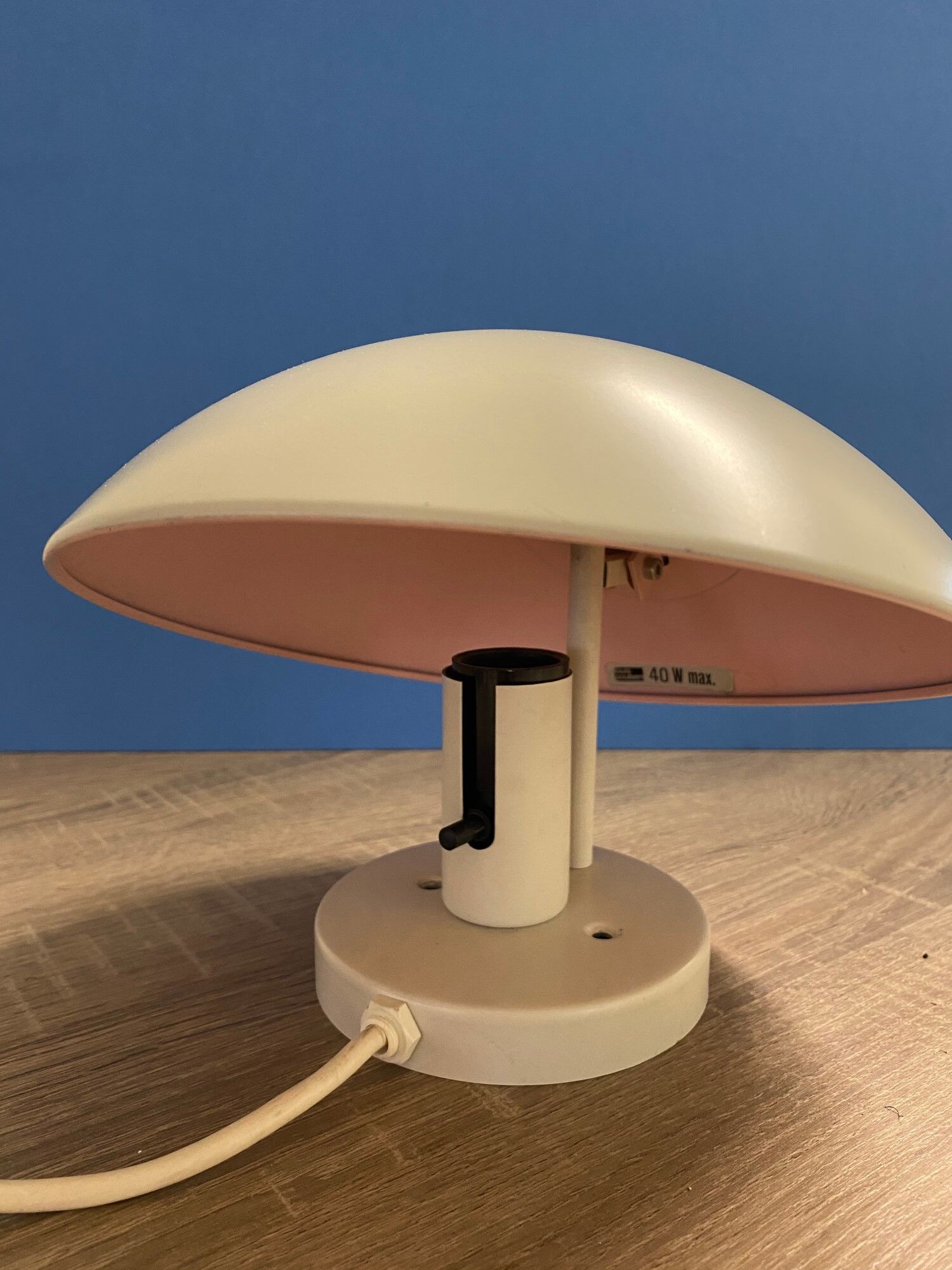 Poul Henningsen hat wall lamp