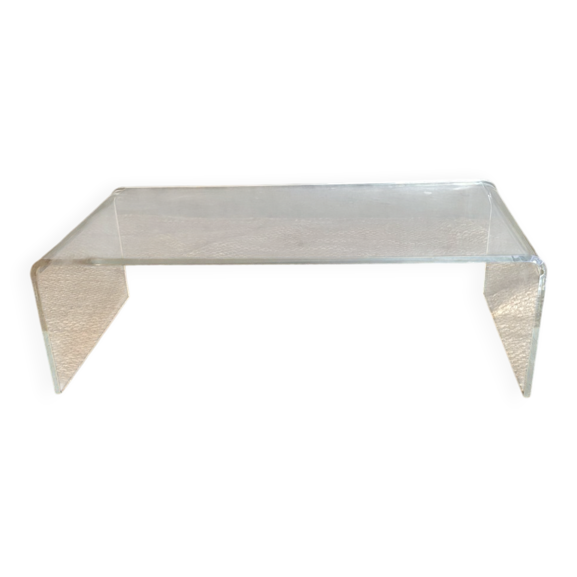 Vintage coffee table in curved transparent plexiglass – 70s/80s