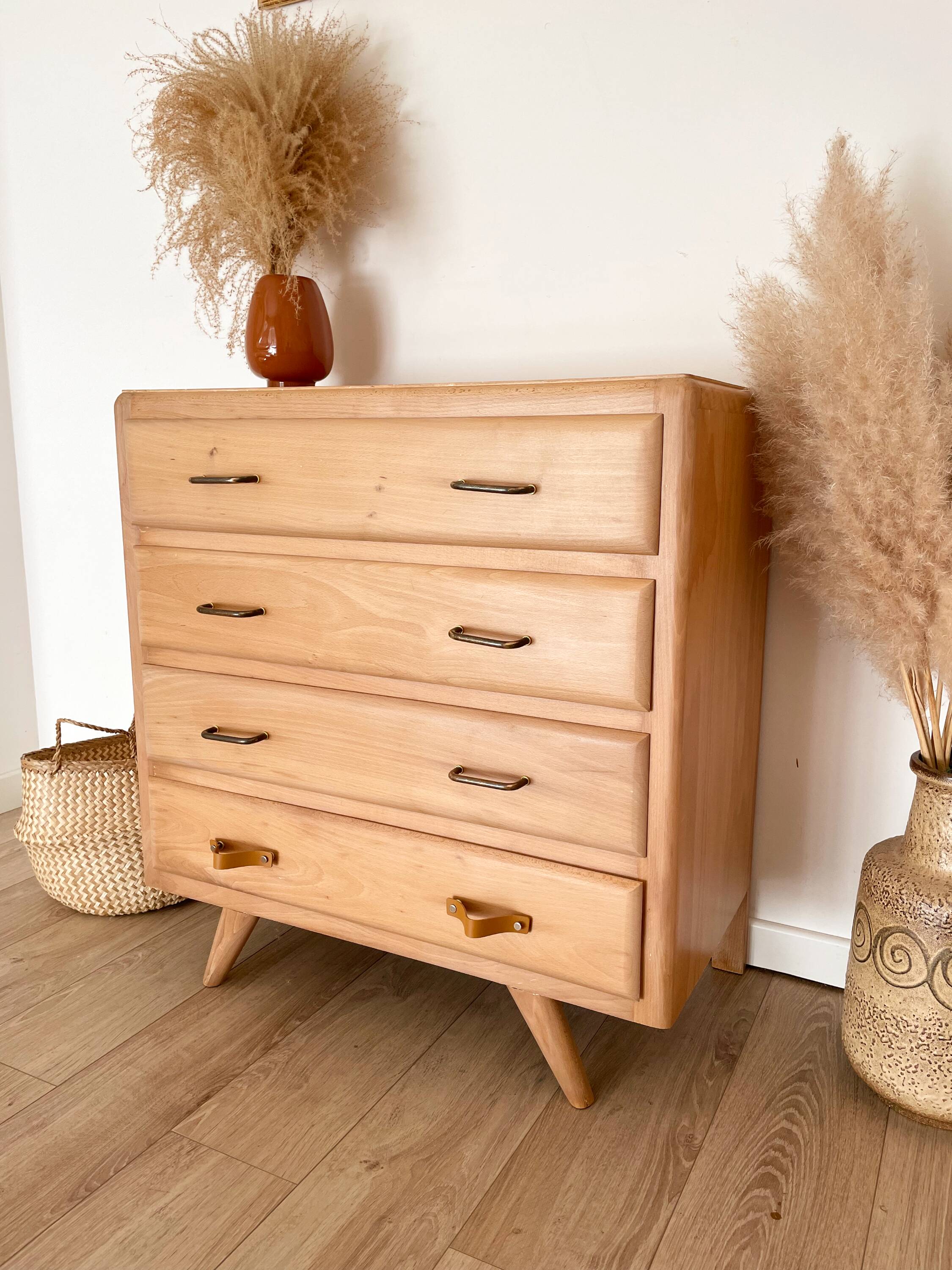 Vintage chest of drawers, tapered legs