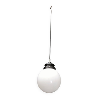 Opaline ball suspension
