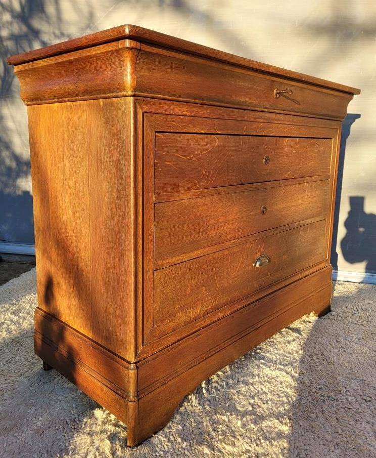 Louis-Philippe 19th century solid oak chest of 4 drawers