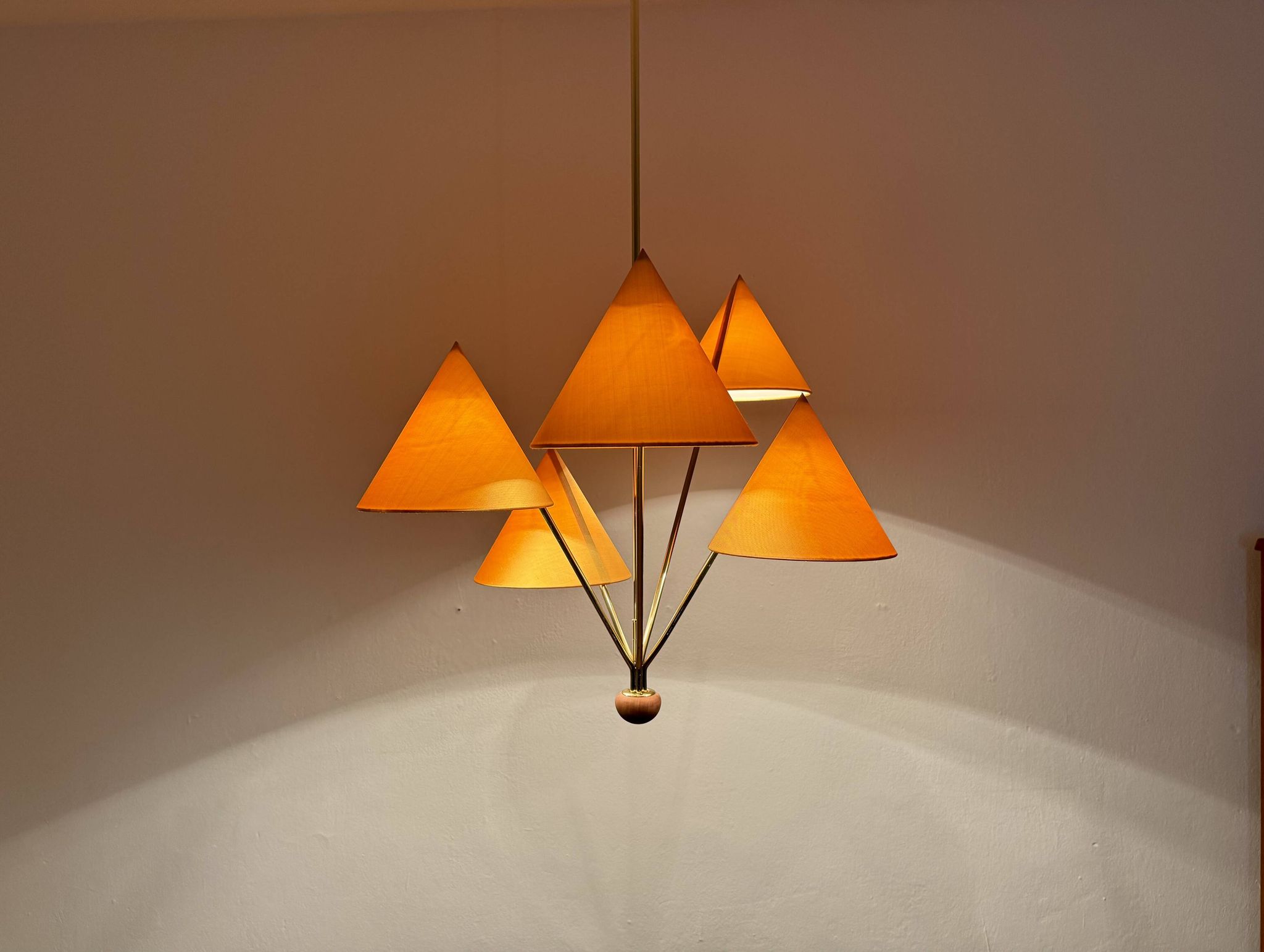 Lustre en laiton par Rupert Nikoll
