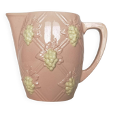 Pichet barbotine digoin sarreguemines décor raisins