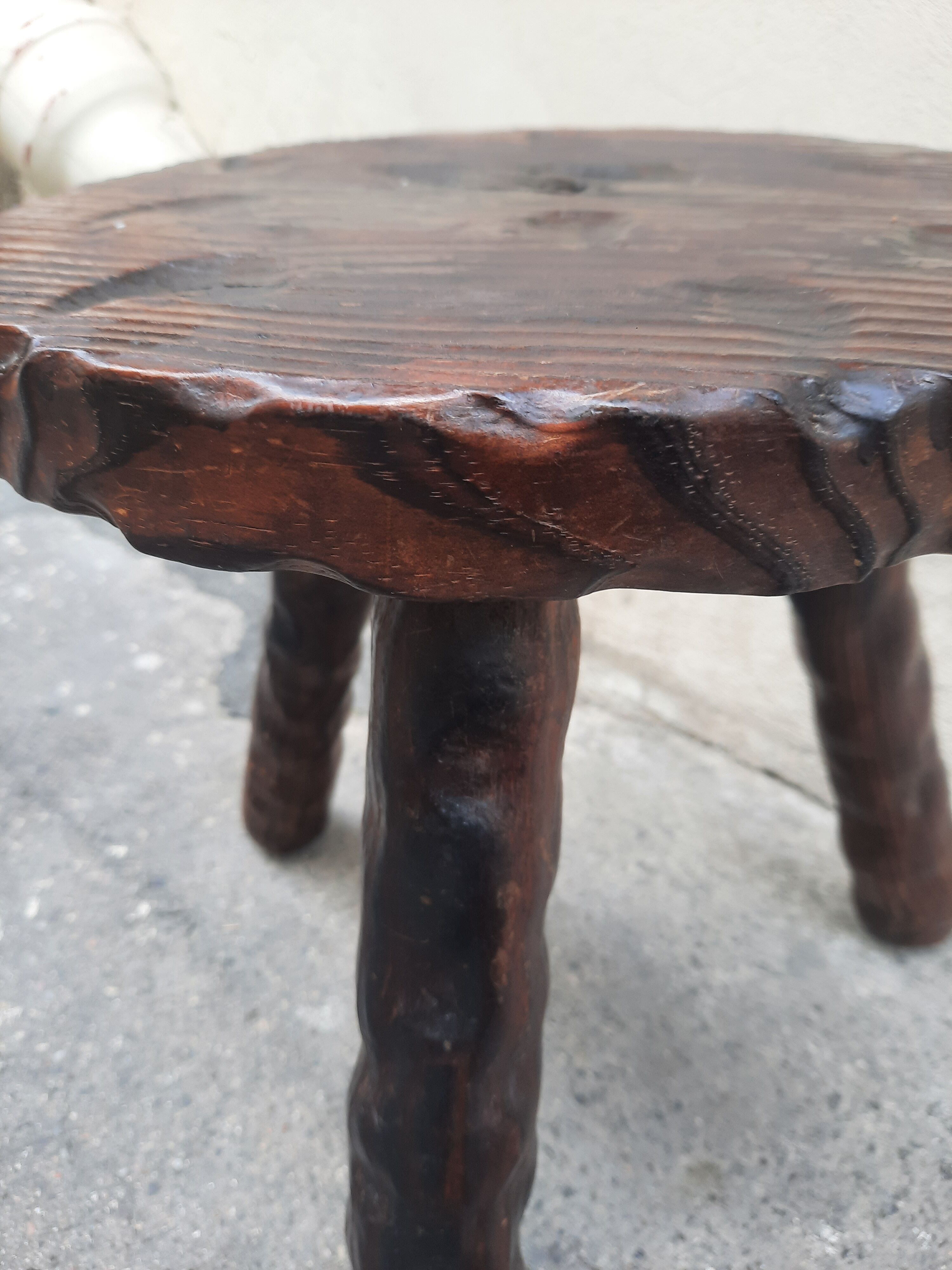 Tripod stool