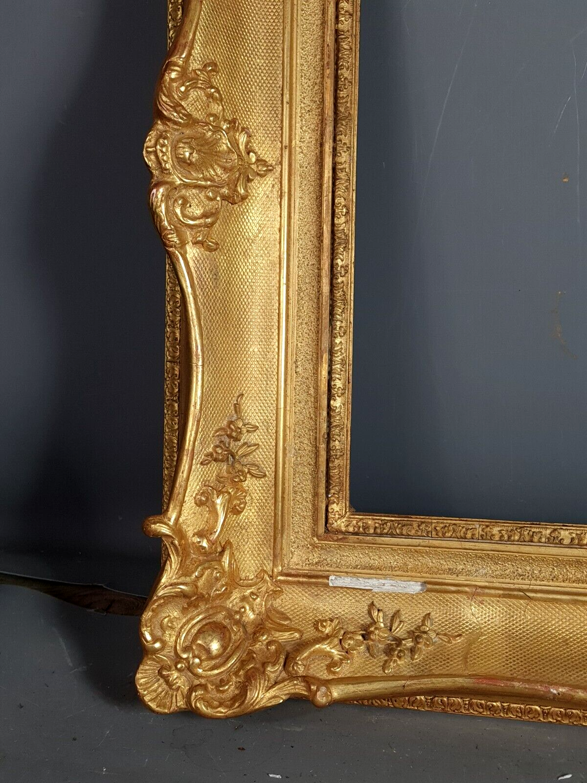 Cadre XIXe siècle style Louis XV bois stuc doré d'origine 66x57 feuillure 47x39 cm SB