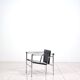 Fauteuil « lc1 » de charlotte perriand pour le corbusier, édités par cassina