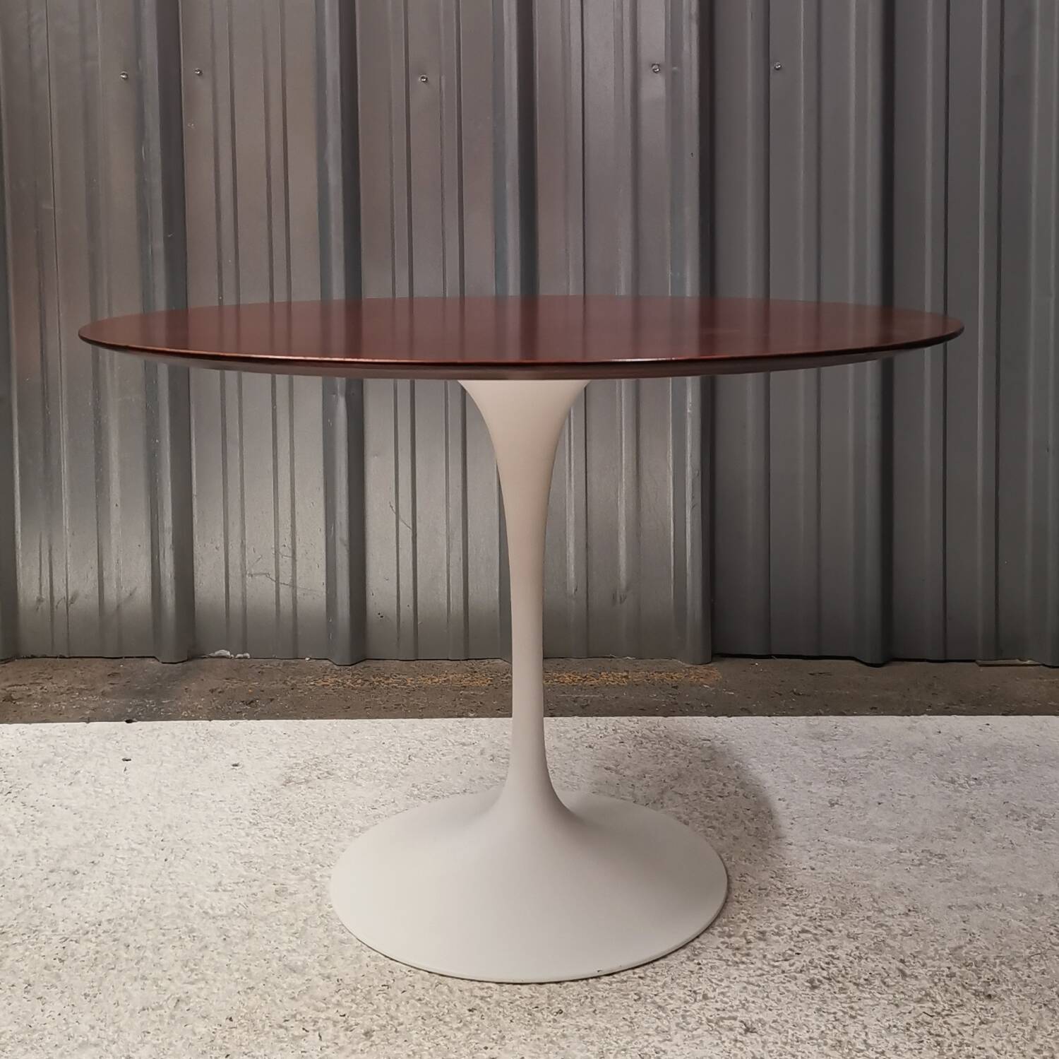 Table de repas tulipe Eero Saarinen, Knoll