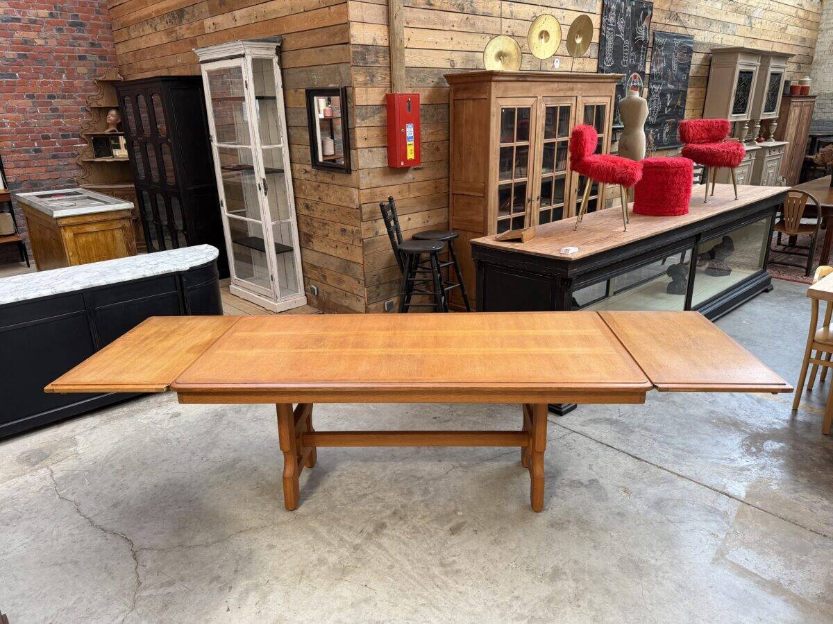 Table à rallonges Guillerme et Chambron pour « Votre maison »