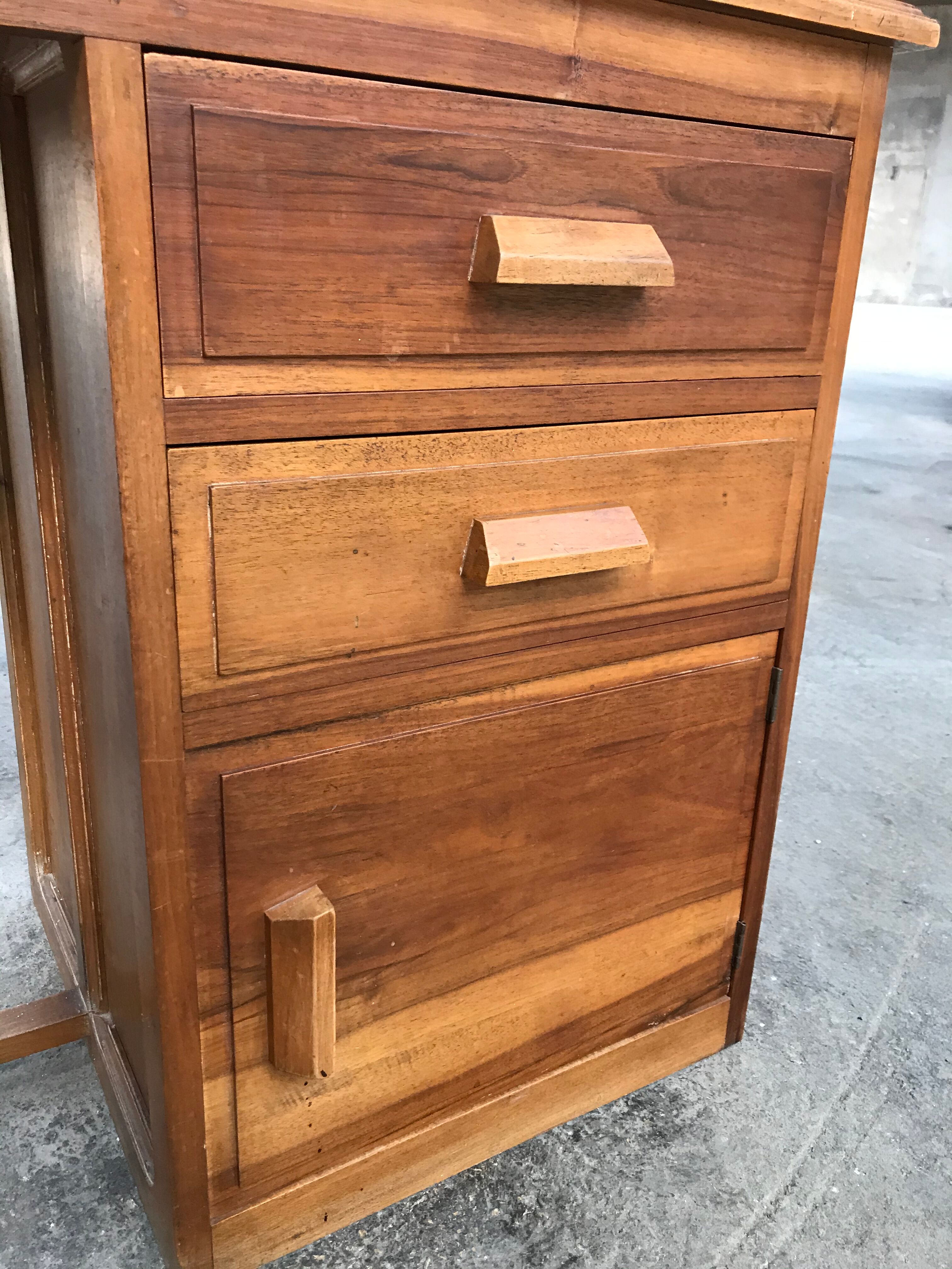 Bureau administratif 1950 à caissons en noyer