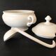 Soupière et louche en porcelaine épaisse