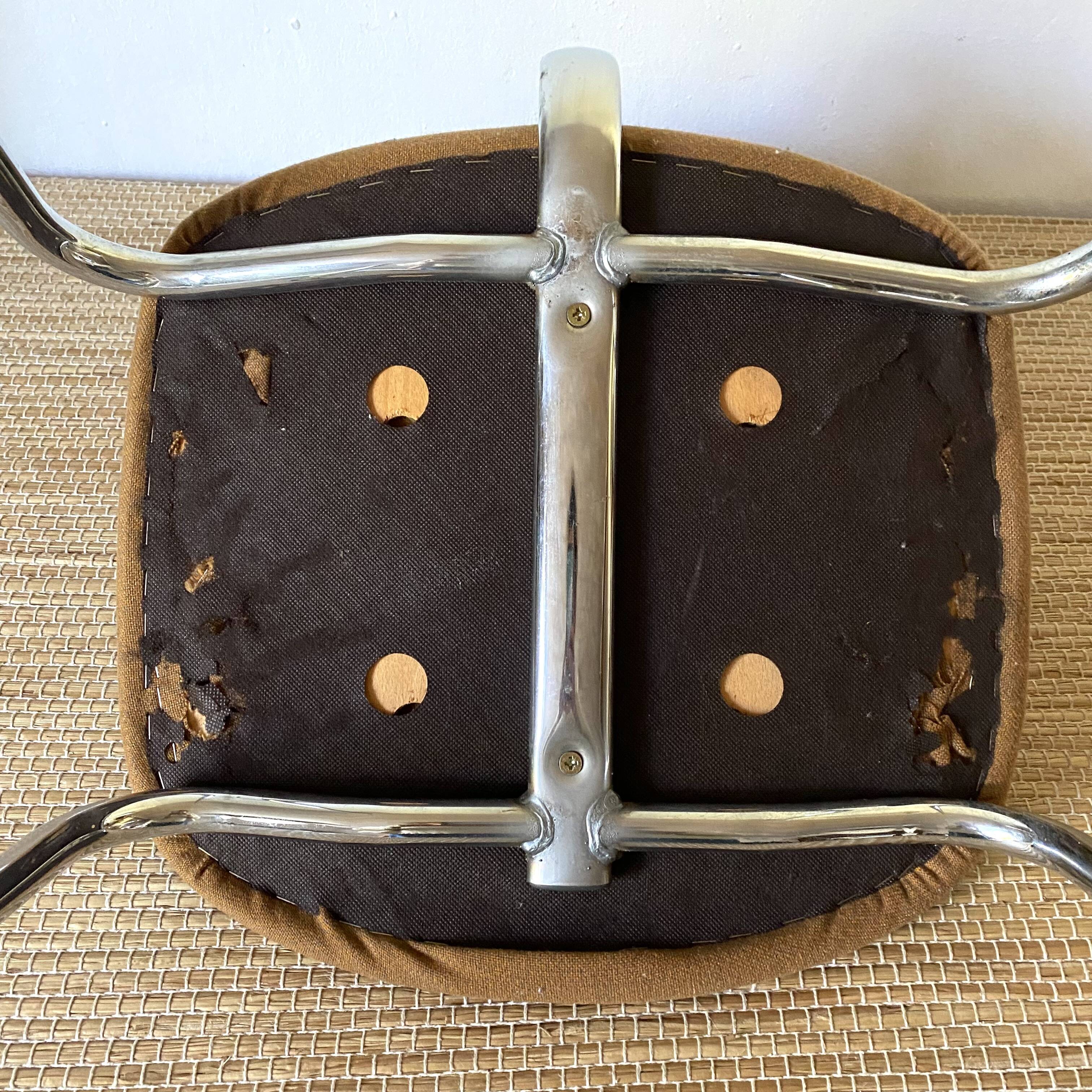 Vintage Strafor n chair