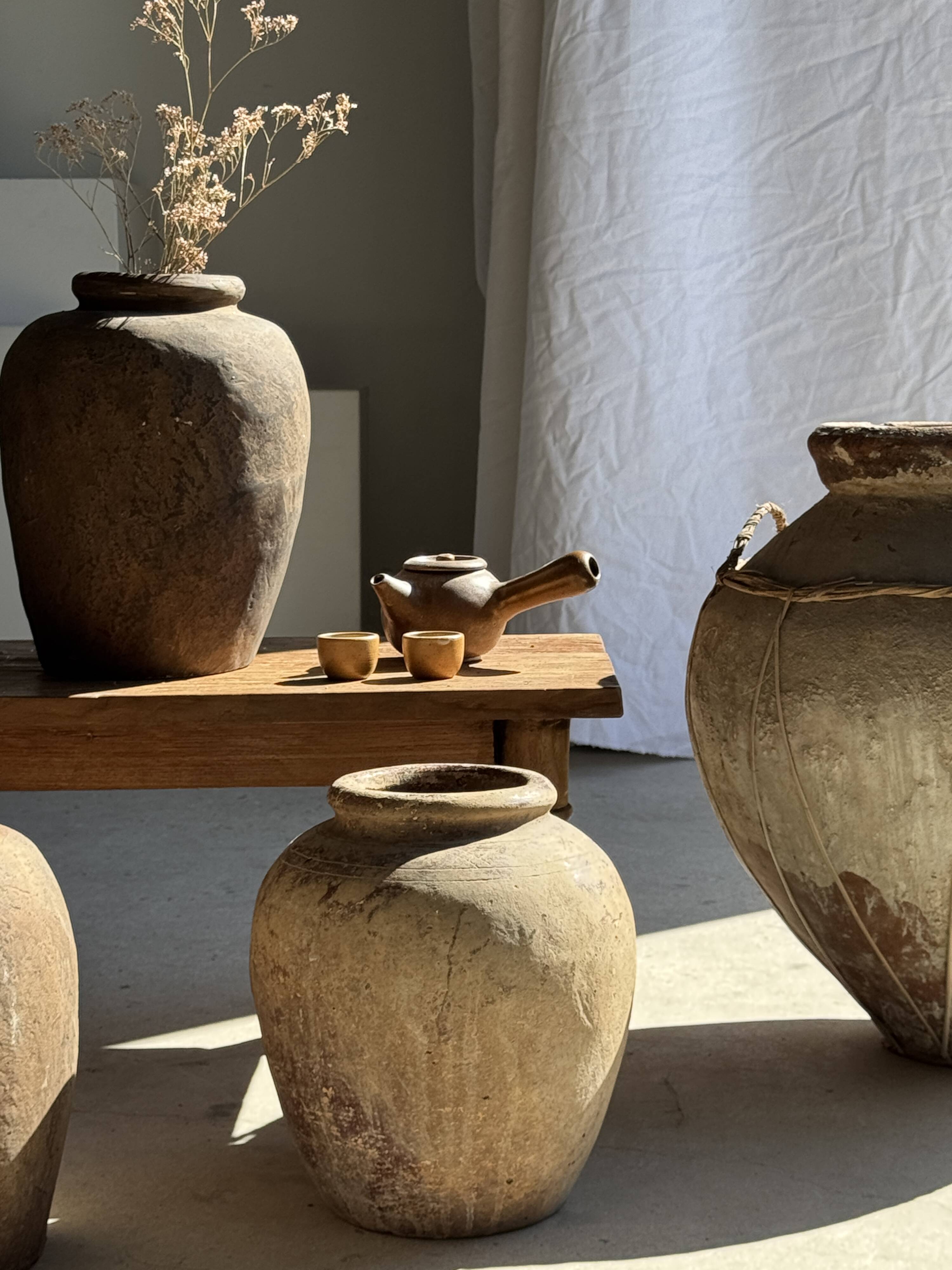 Vase de Borneo en terre cuite brun (1) H35 D23
