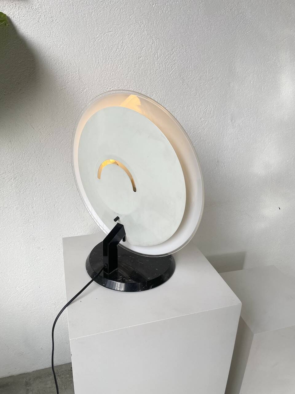 “La Perla” desk lamp by Bruno Gecchelin for Oluce 1980