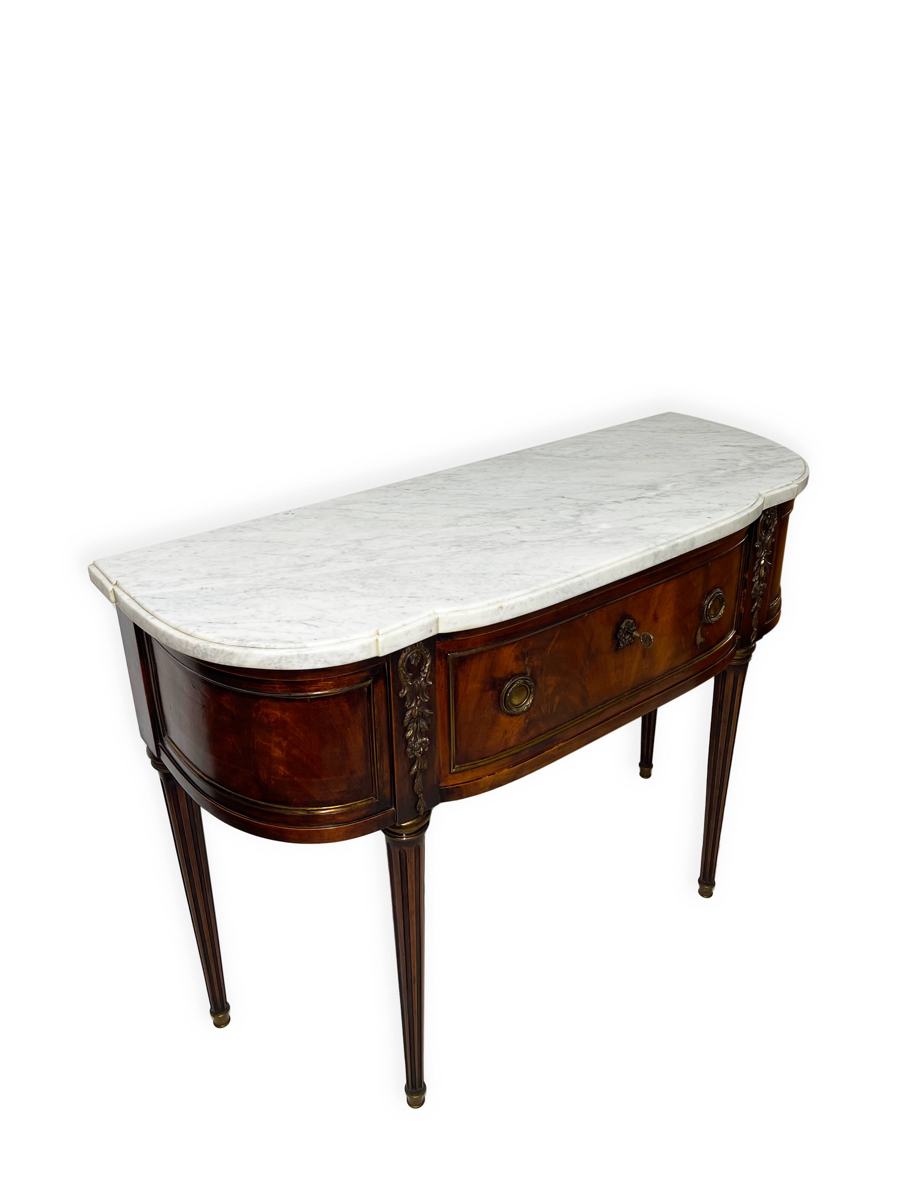 Console française Louis XVI en acajou à plumes, 19ème siècle