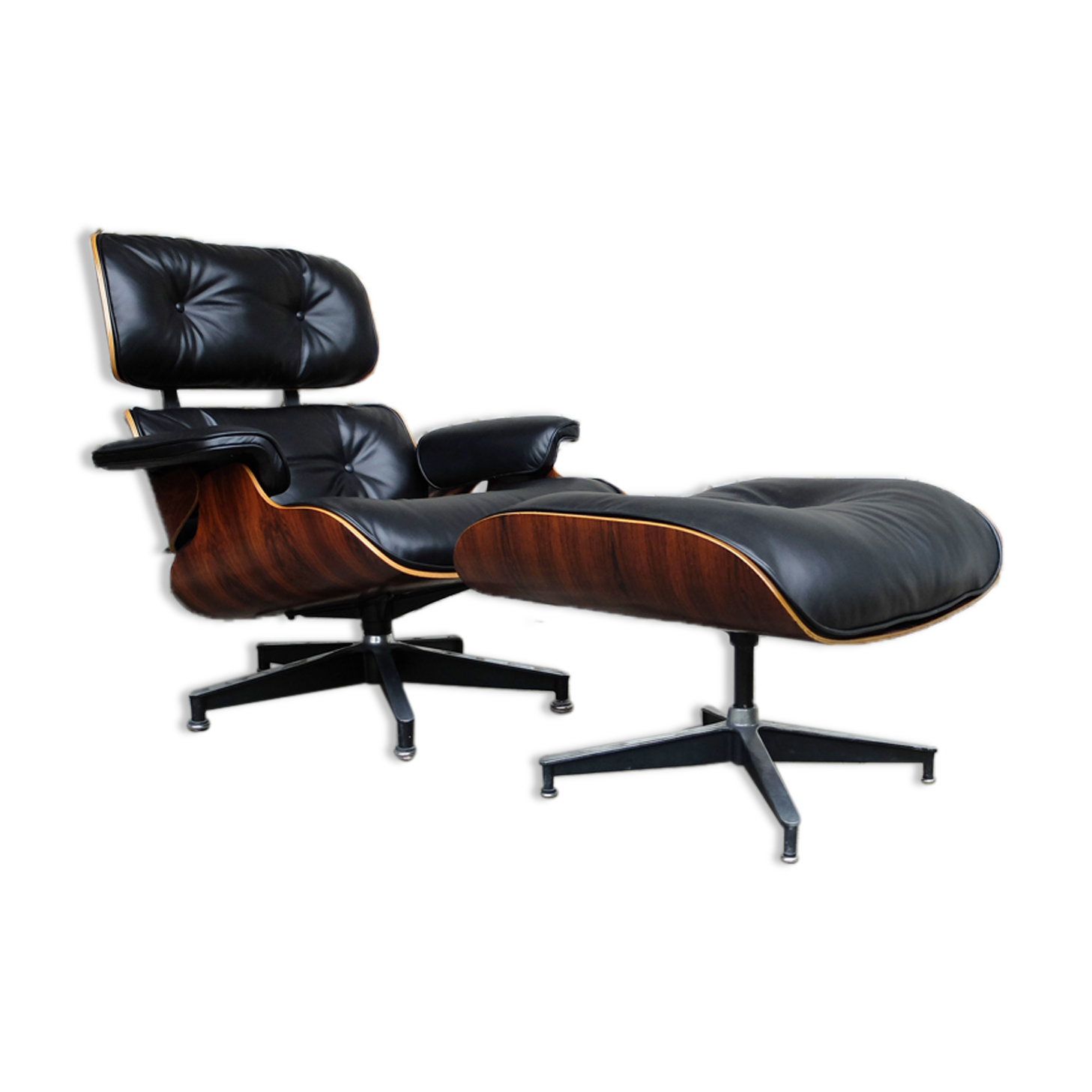 Lounge Chair & ottoman by Charles & Ray Eames edition Herman Miller